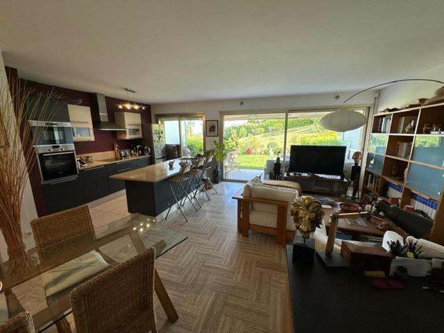 Spacieux Appartement, Jardin, Vue Mer, Calme Apartment