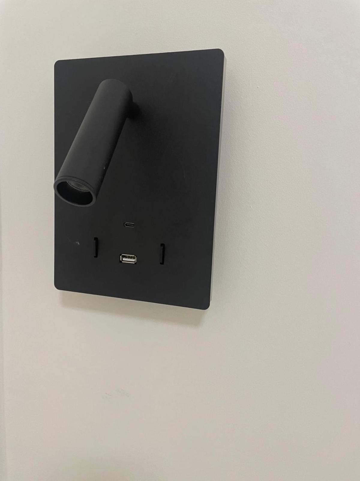 Apartment Recently Renovated In Quiet Area In Heart Of Old *