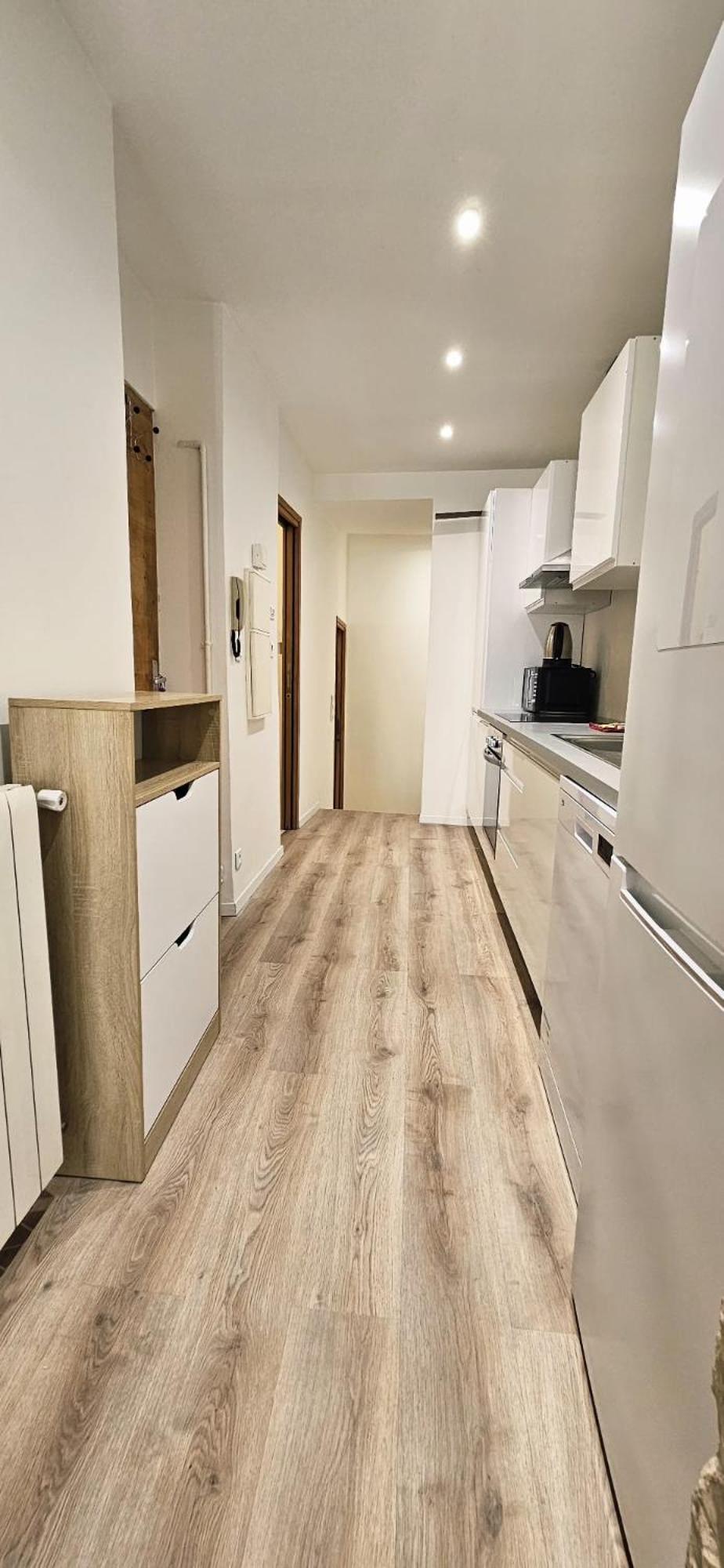 T2 With Contemporary Design And Air Conditioning Apartment *
