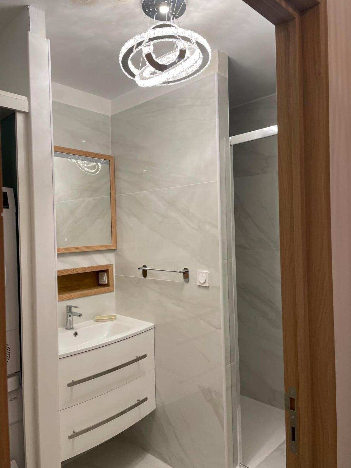 Recently Renovated In Quiet Area In Heart Of Old Apartment