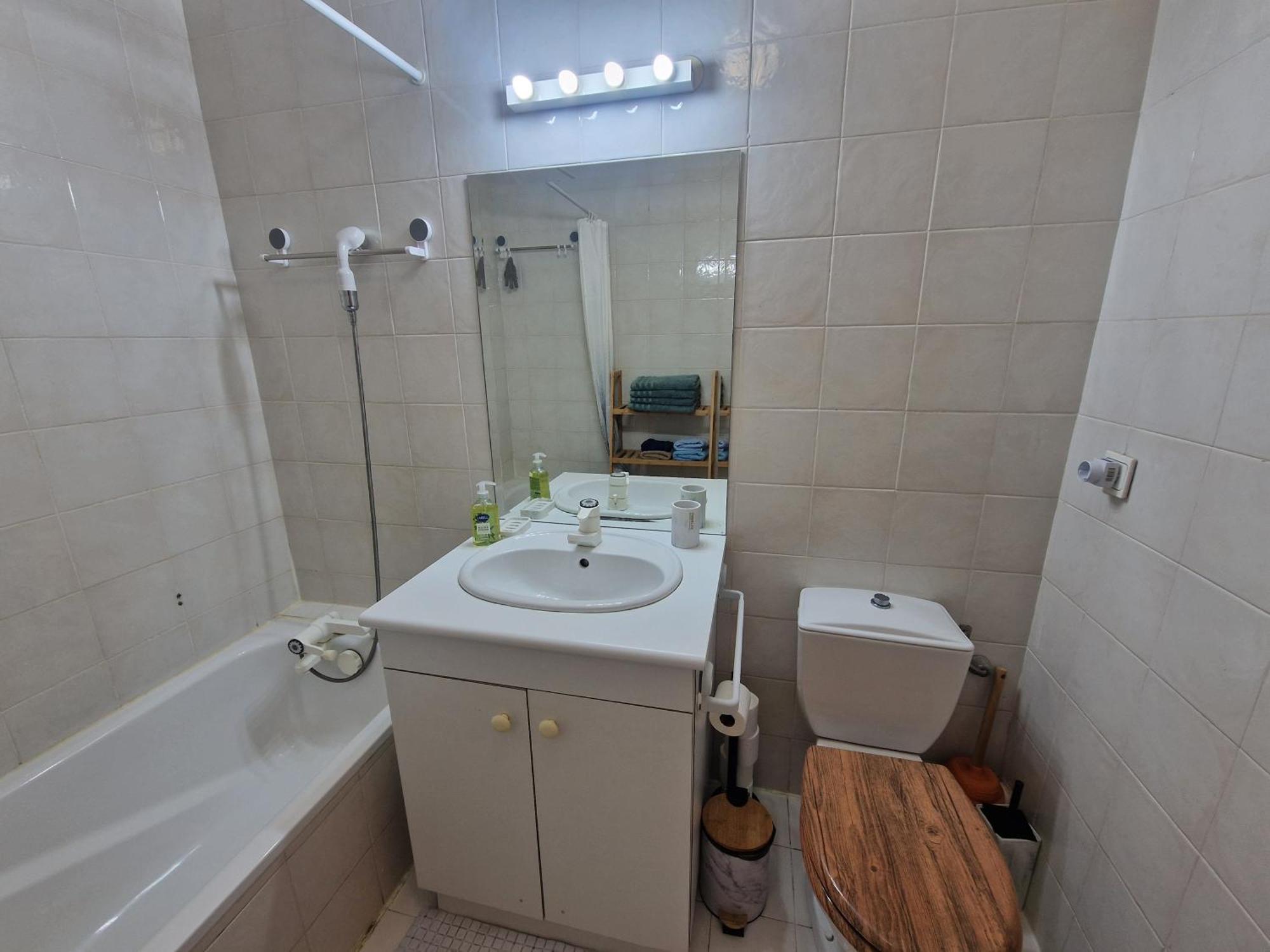 Renoir Seaside * Nice