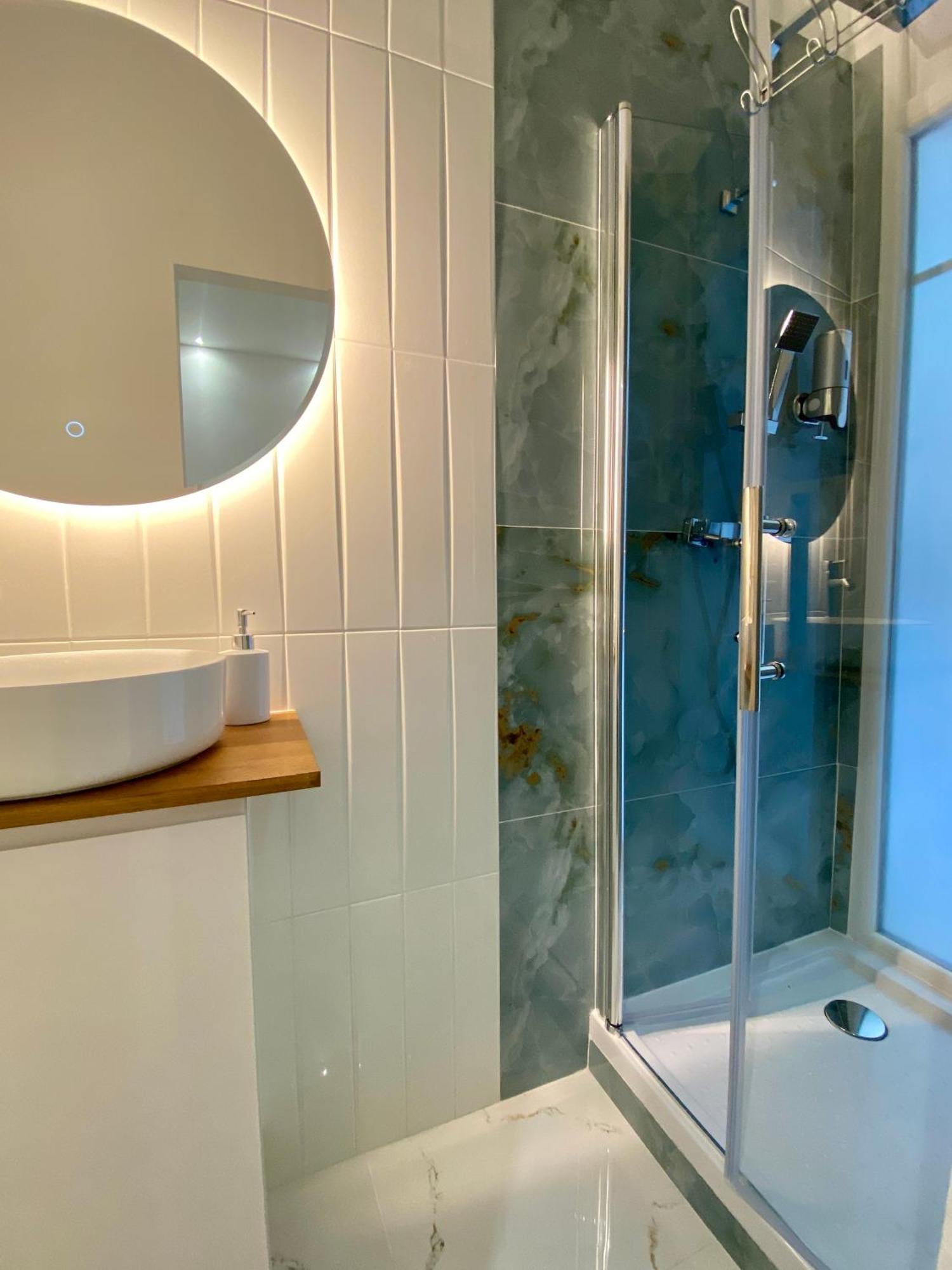 Apartment Centre - Climatisation - Calme - Cuisine - Wifi - Tramway *