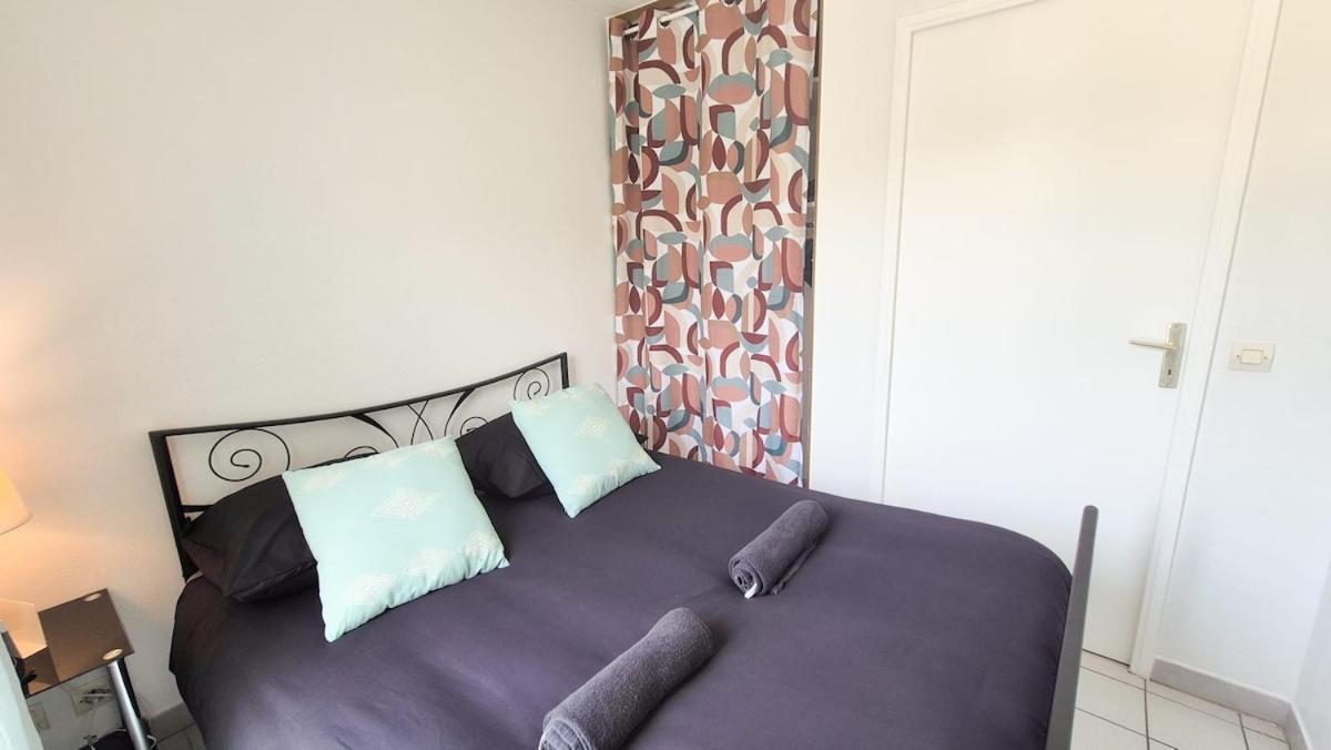 2p, Balcon, Parking Proche Apartment *