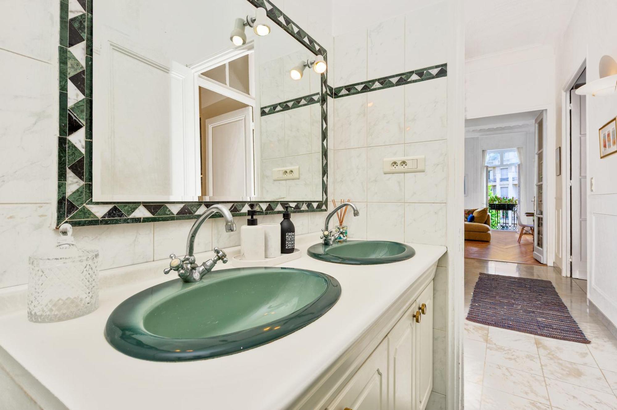 Sumptuous Art Deco - 6 People Nice