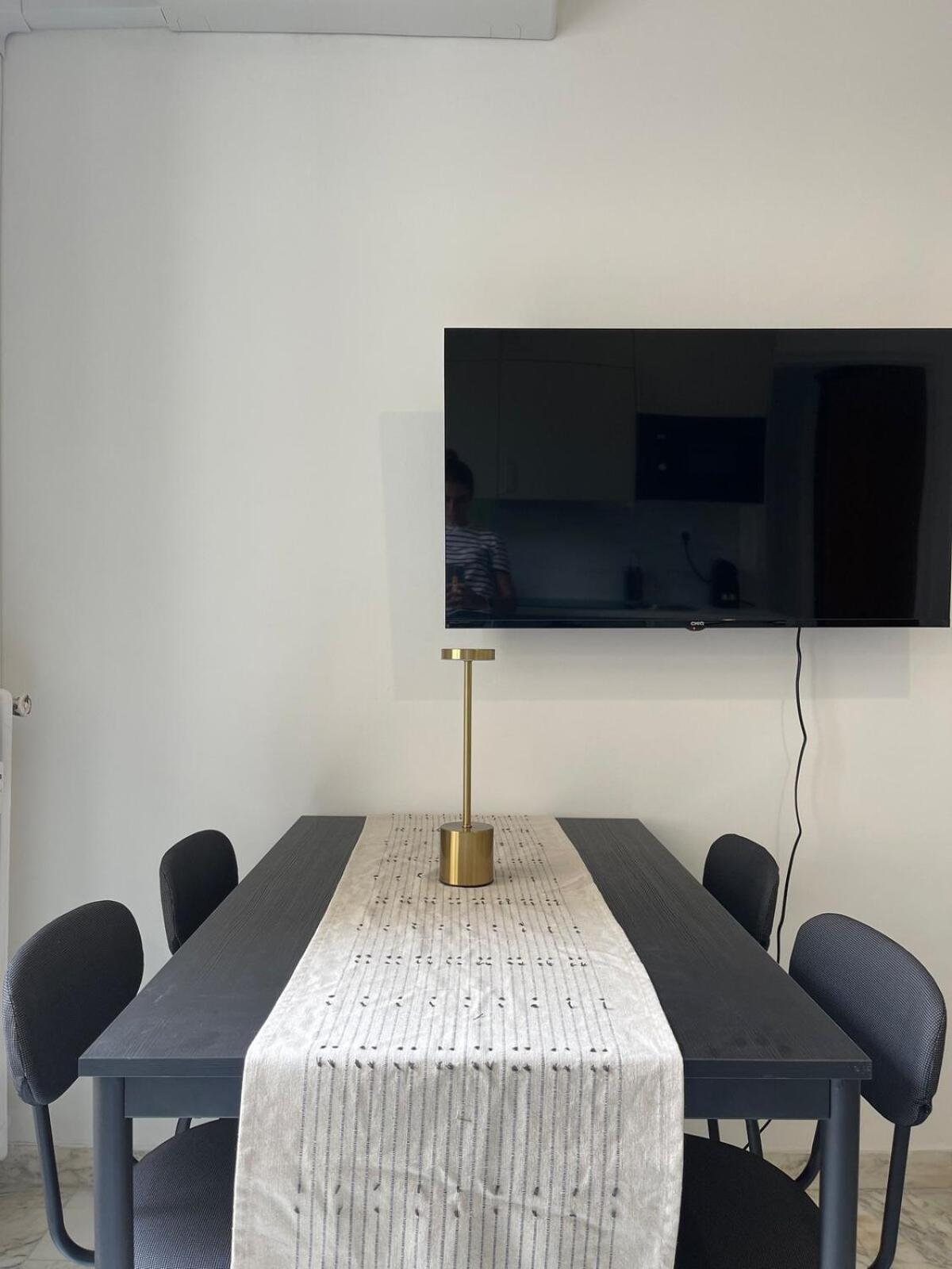 Super Carre D'or-2 People-nice Nice