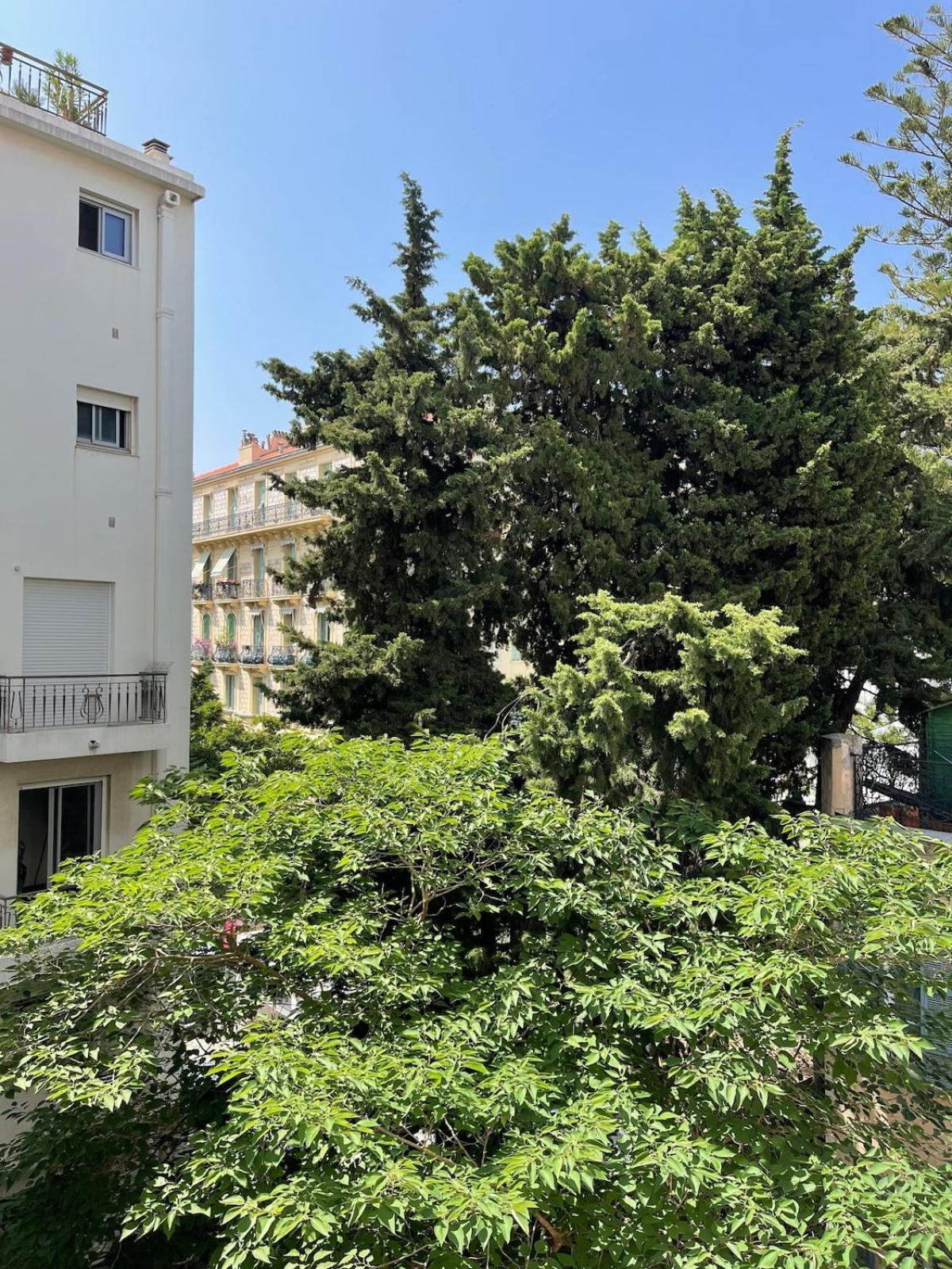 Super Carre D'or-2 People-nice