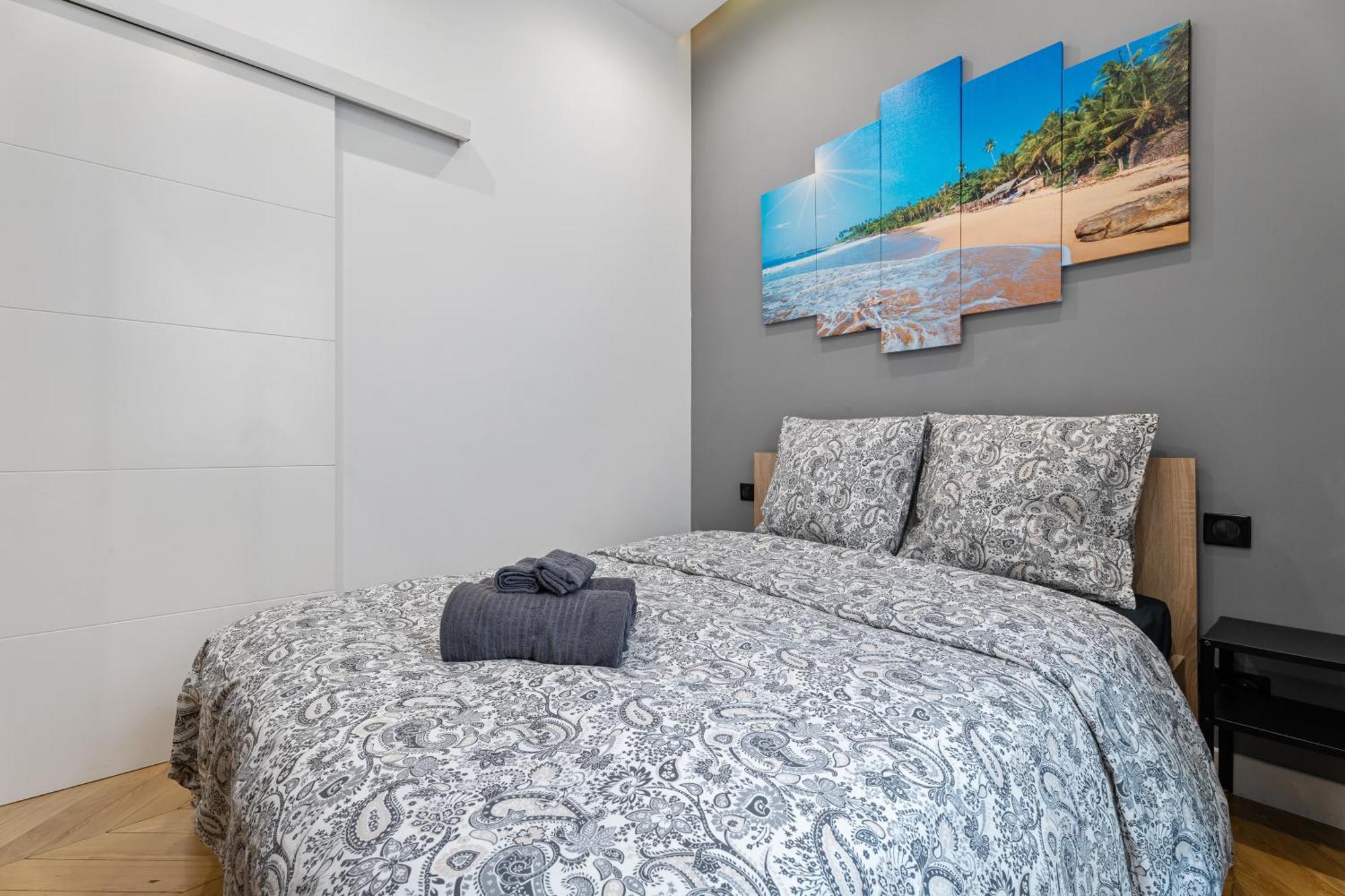 Renting - Verdun - Designer Cocoon Massena Calm Air Conditioning *