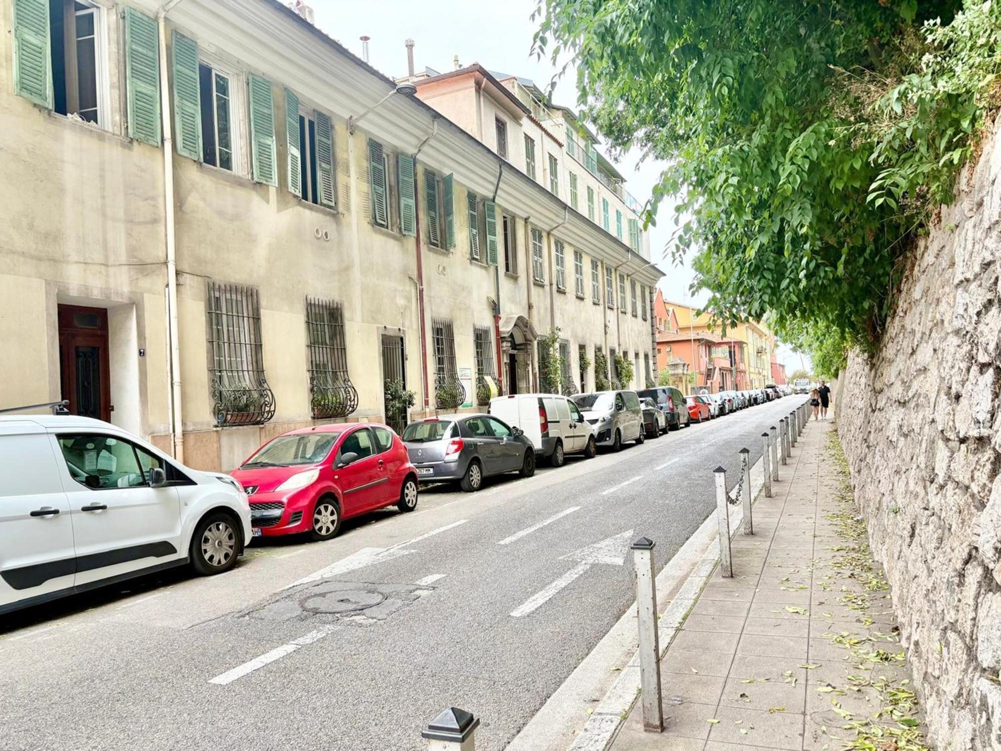 Port 1br Flat With Terrace Apartment Nice