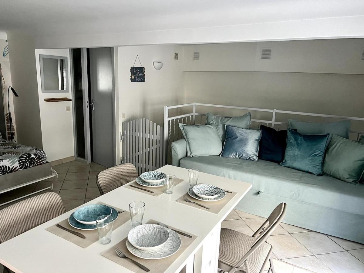 Cozy Near The With With Aircon Apartment