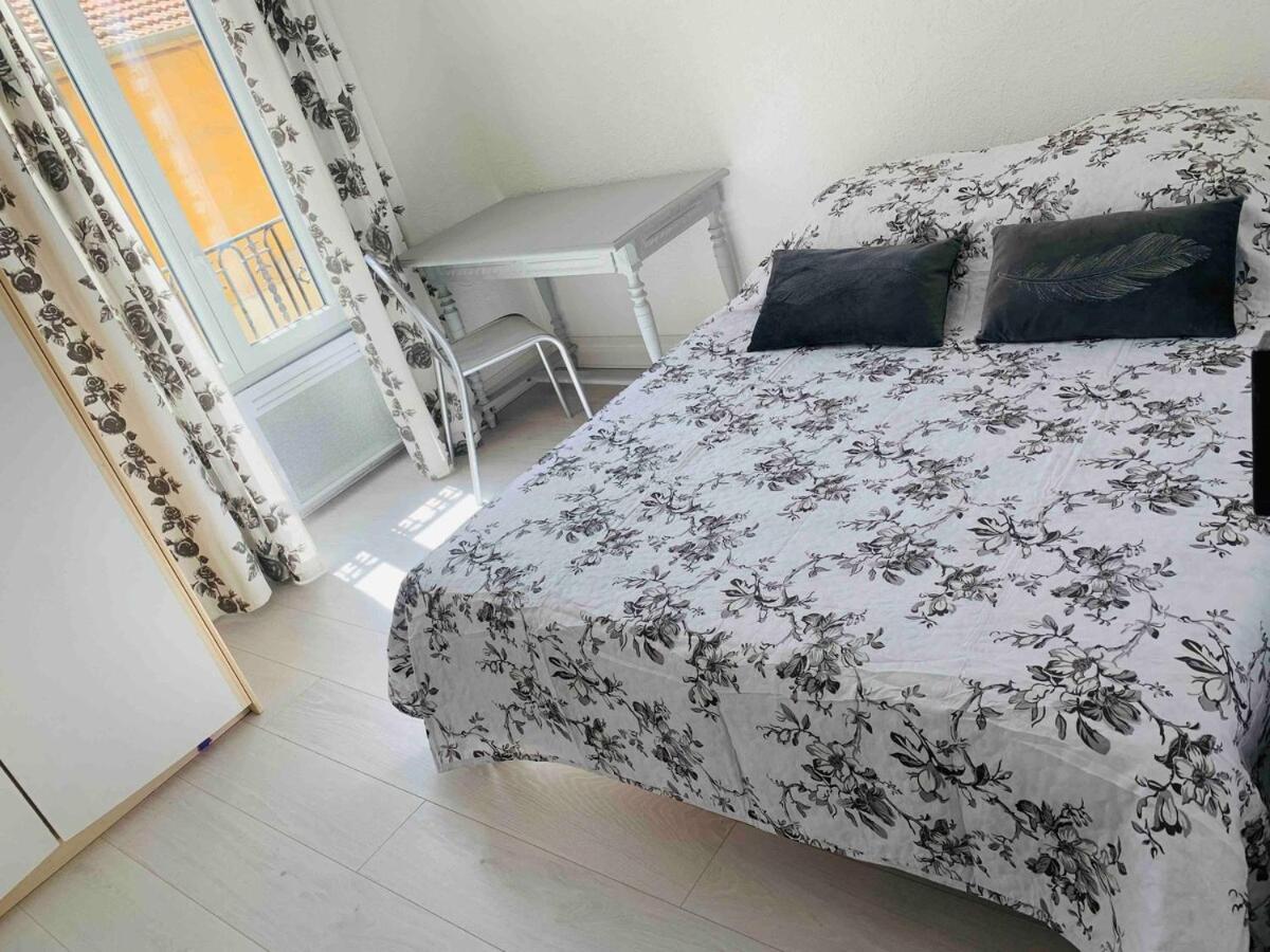 Night At La Nicoise - 6 Per Apartment *