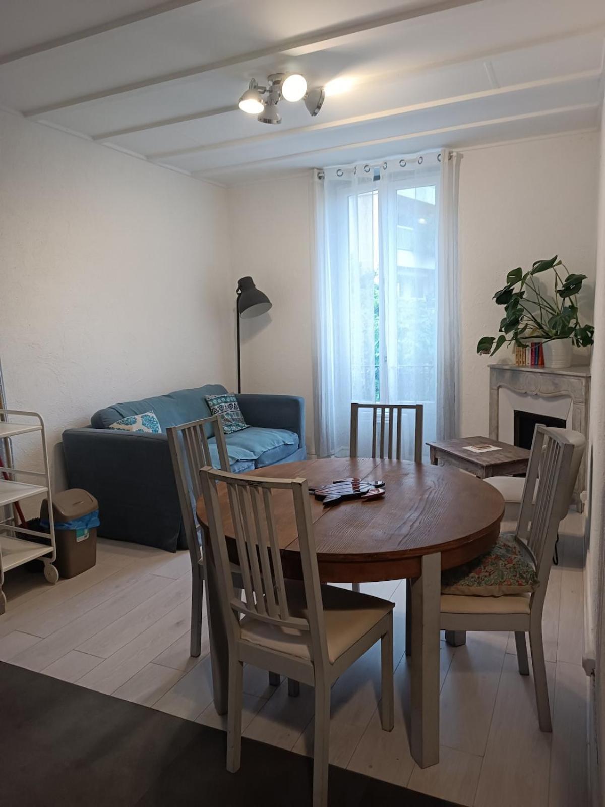 Night At La Nicoise - 6 Per