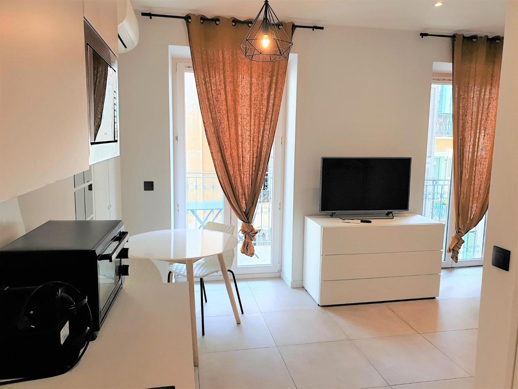 Studio Centre 306 * Nice