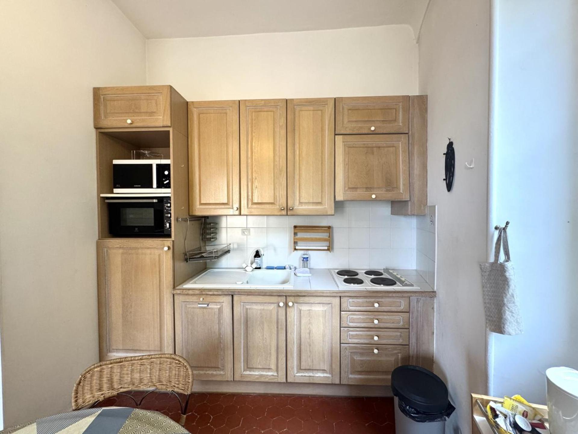 Riviera: Old Town Charm With Sea View Balcony *