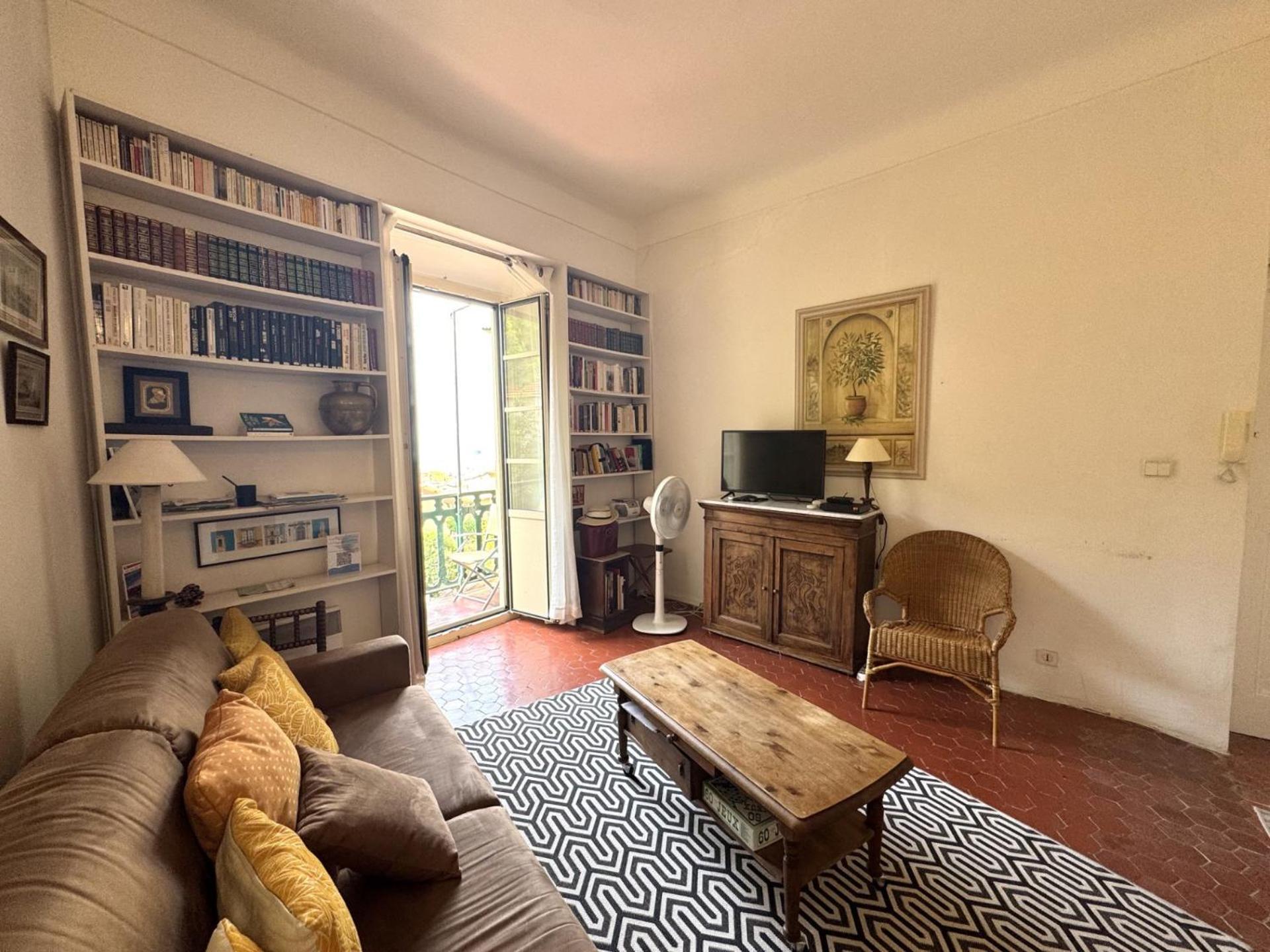 Riviera: Old Town Charm With Sea View Balcony