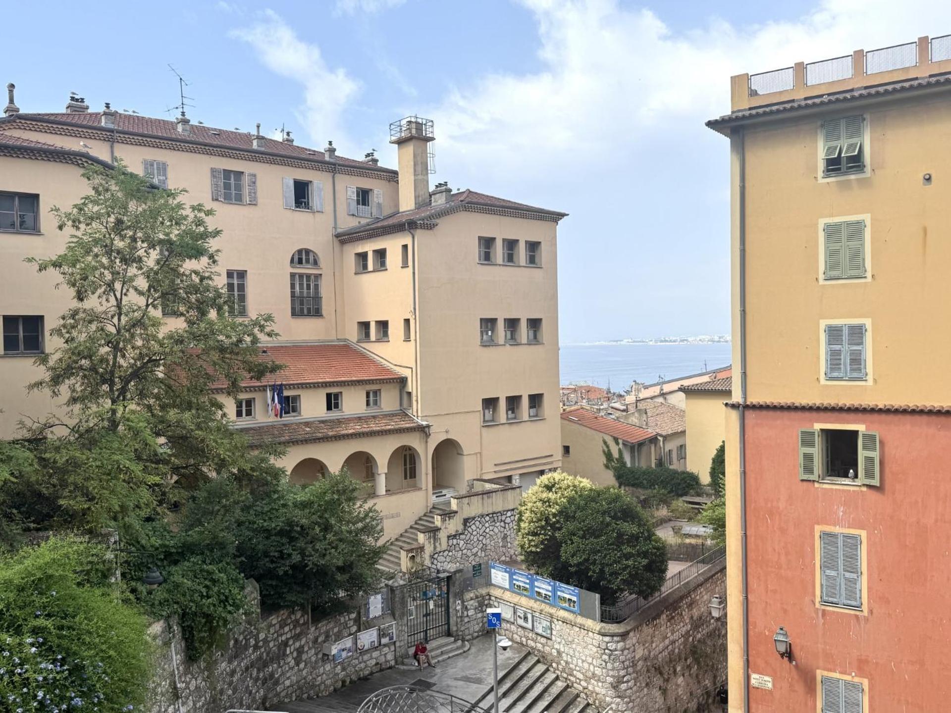 Apartamento Riviera: Old Town Charm With Sea View Balcony Nice