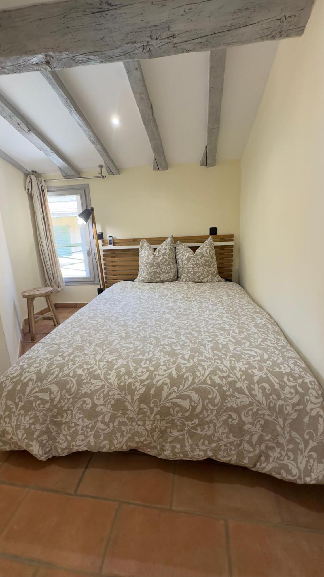 Vieille Neuf Et Cosy, Deux Chambres, 6 Couchages Appartement