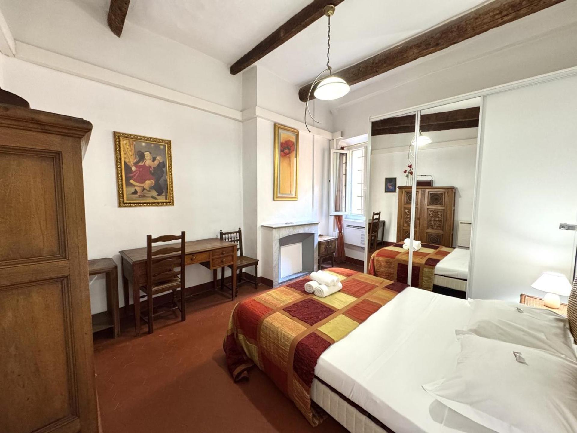 Apartment Riviera: Old Town Getaway, Steps From Nice