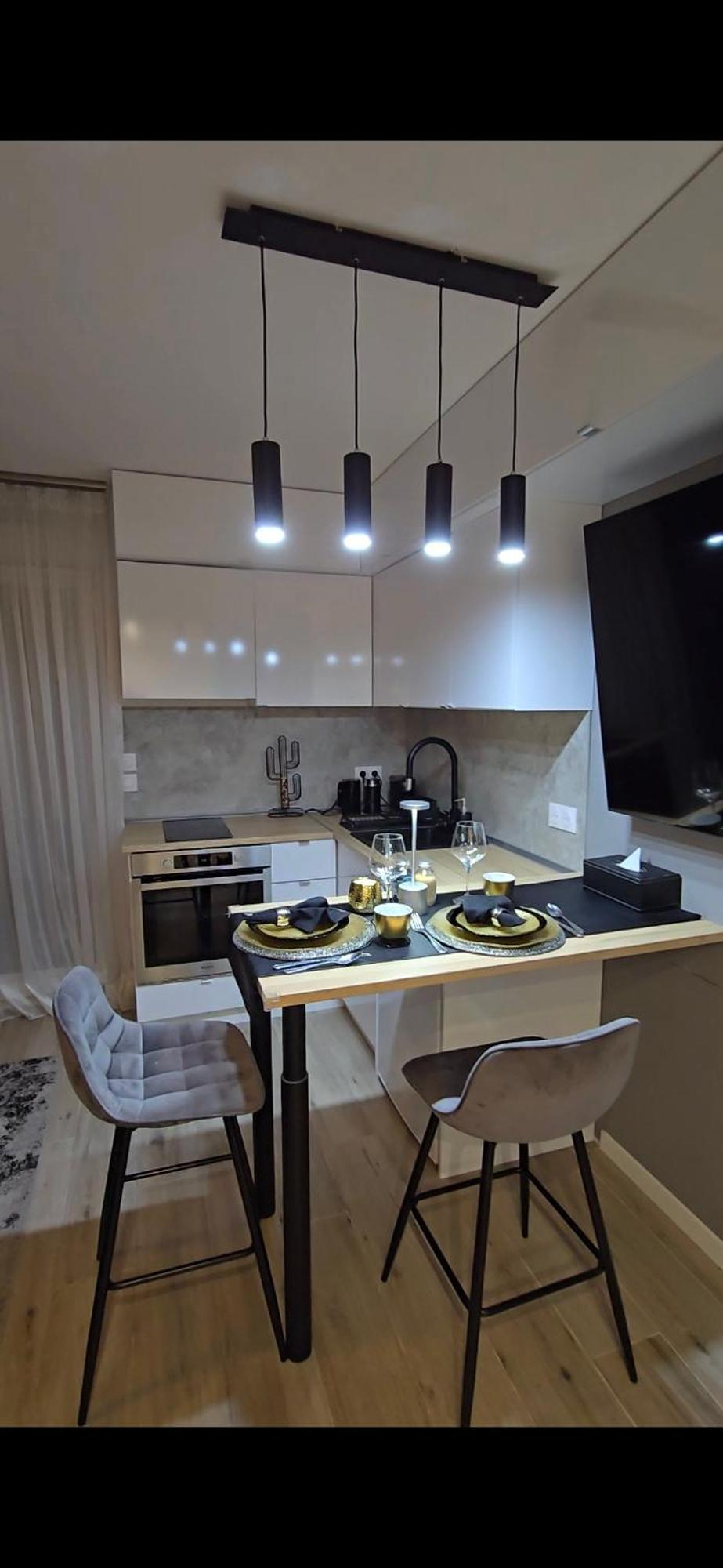 Lovely 1 Bedroom Vacation With Free Parking. Nice