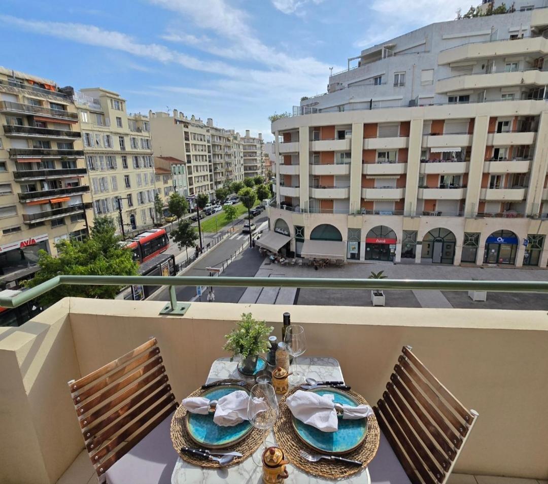 Lovely 1 Bedroom Vacation With Free Parking. * Nice