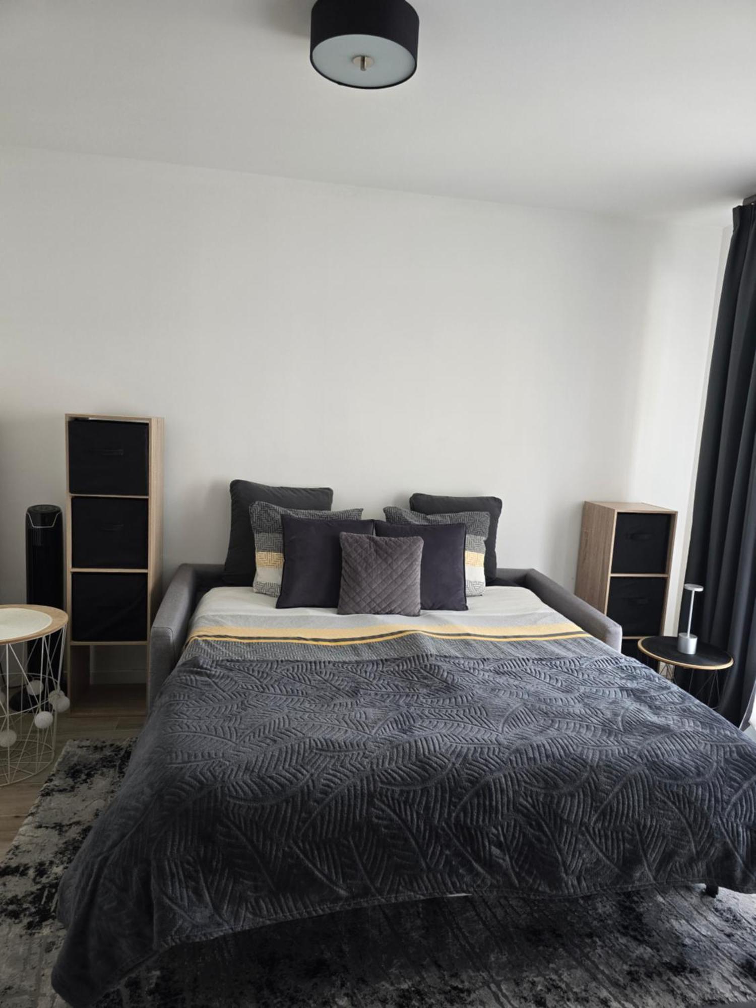 Lovely 1 Bedroom Vacation With Free Parking. Nice