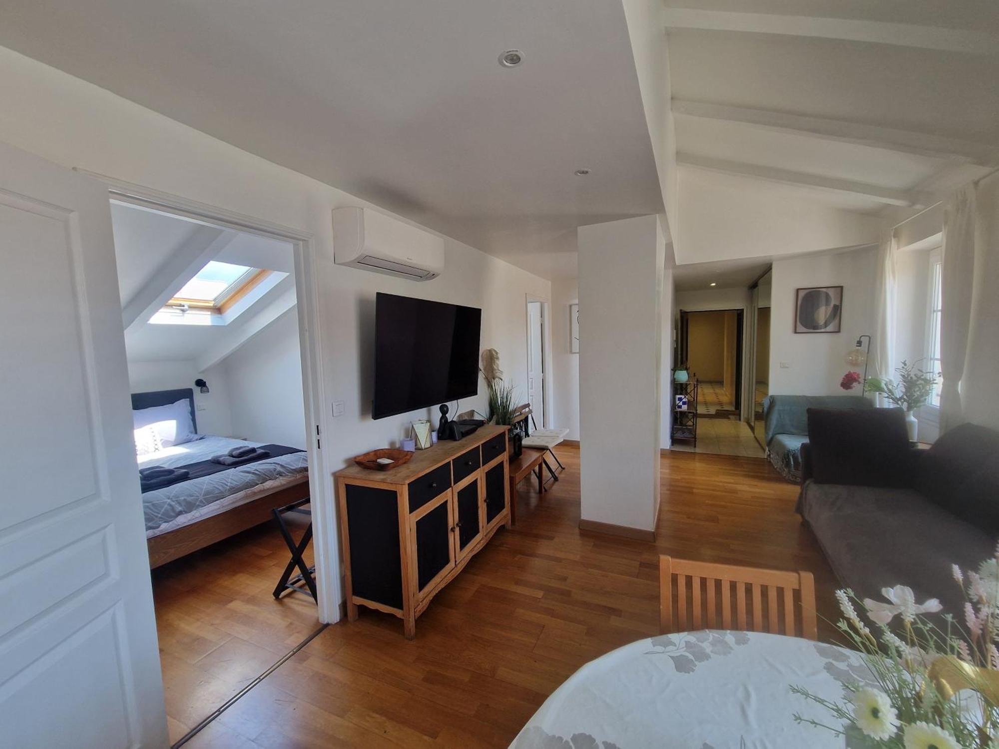 Le Michelangelo - Place Massena Apartment