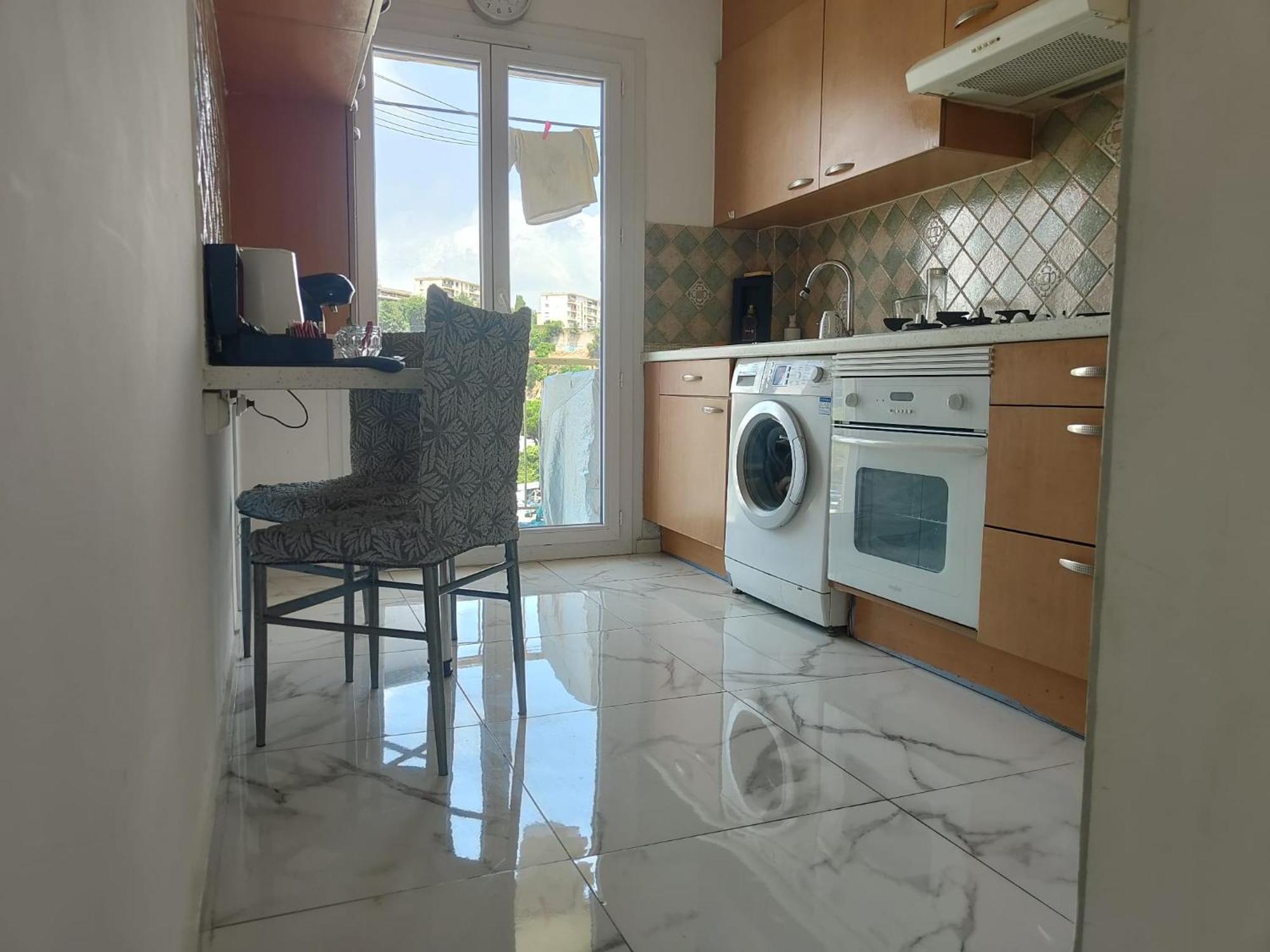 Spacieux 3 Et Balcon *