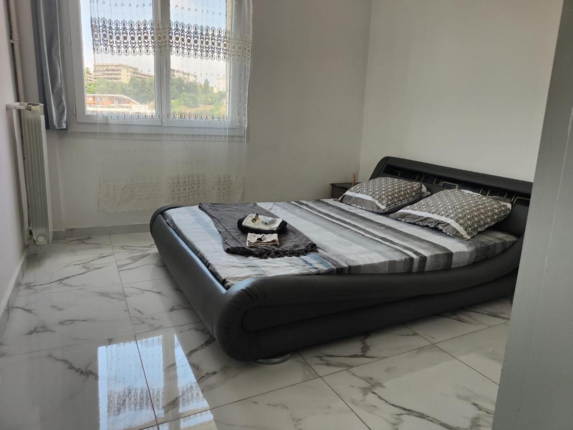 Apartment Spacieux 3 Et Balcon