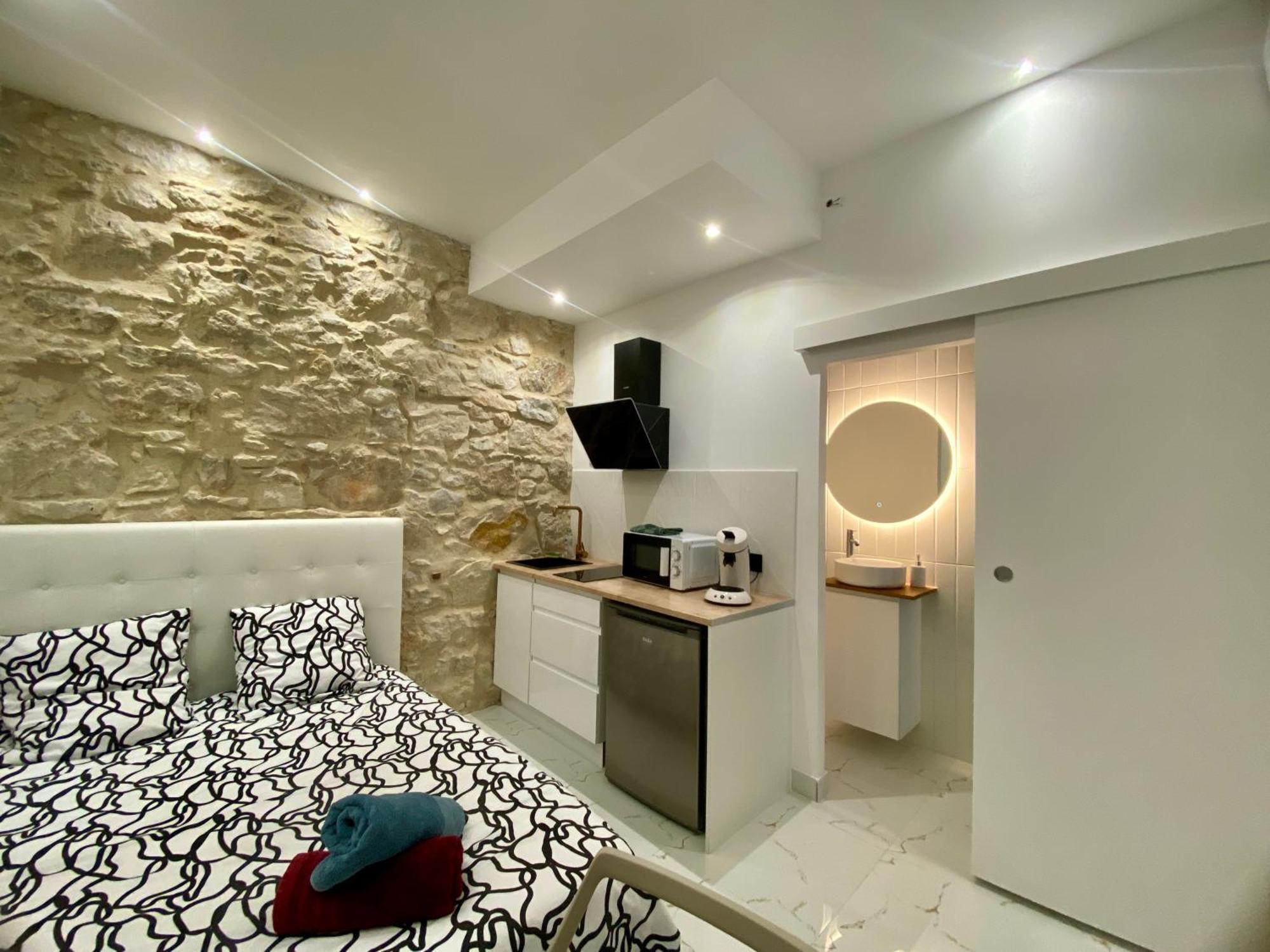 Apartment Centre - Climatisation - Calme - Cuisine - Wifi - Tramway *