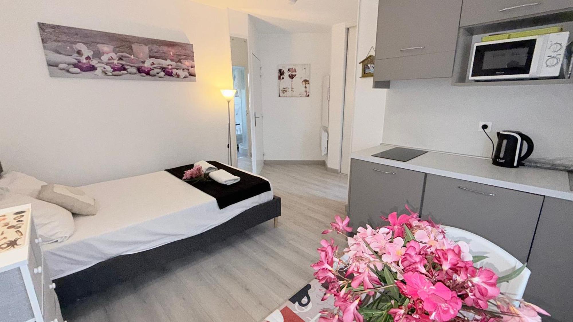 Apartment Seaside Place,1 Min To The Beach, Wi Fi, Parking *