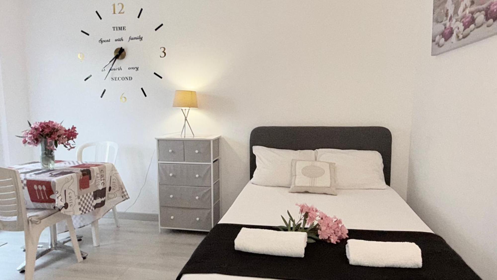 Seaside Place,1 Min To The Beach, Wi Fi, Parking Apartment *
