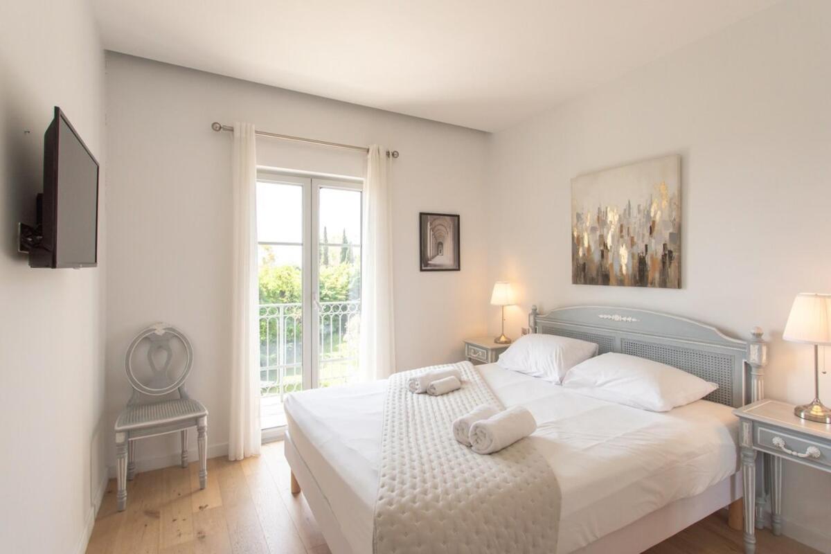 S2 House For 12p Swimming Pool Ac Bbq 10mins From Sea *