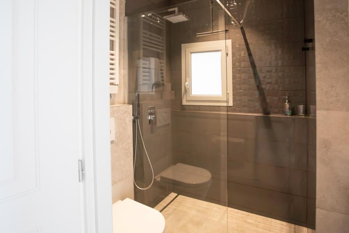 S2 House For 12p Swimming Pool Ac Bbq 10mins From Sea Villa