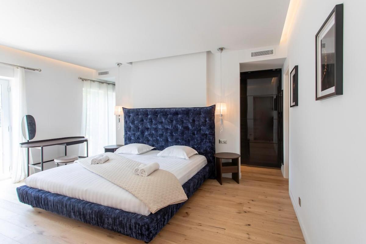 S2 House For 12p Swimming Pool Ac Bbq 10mins From Sea * Nice