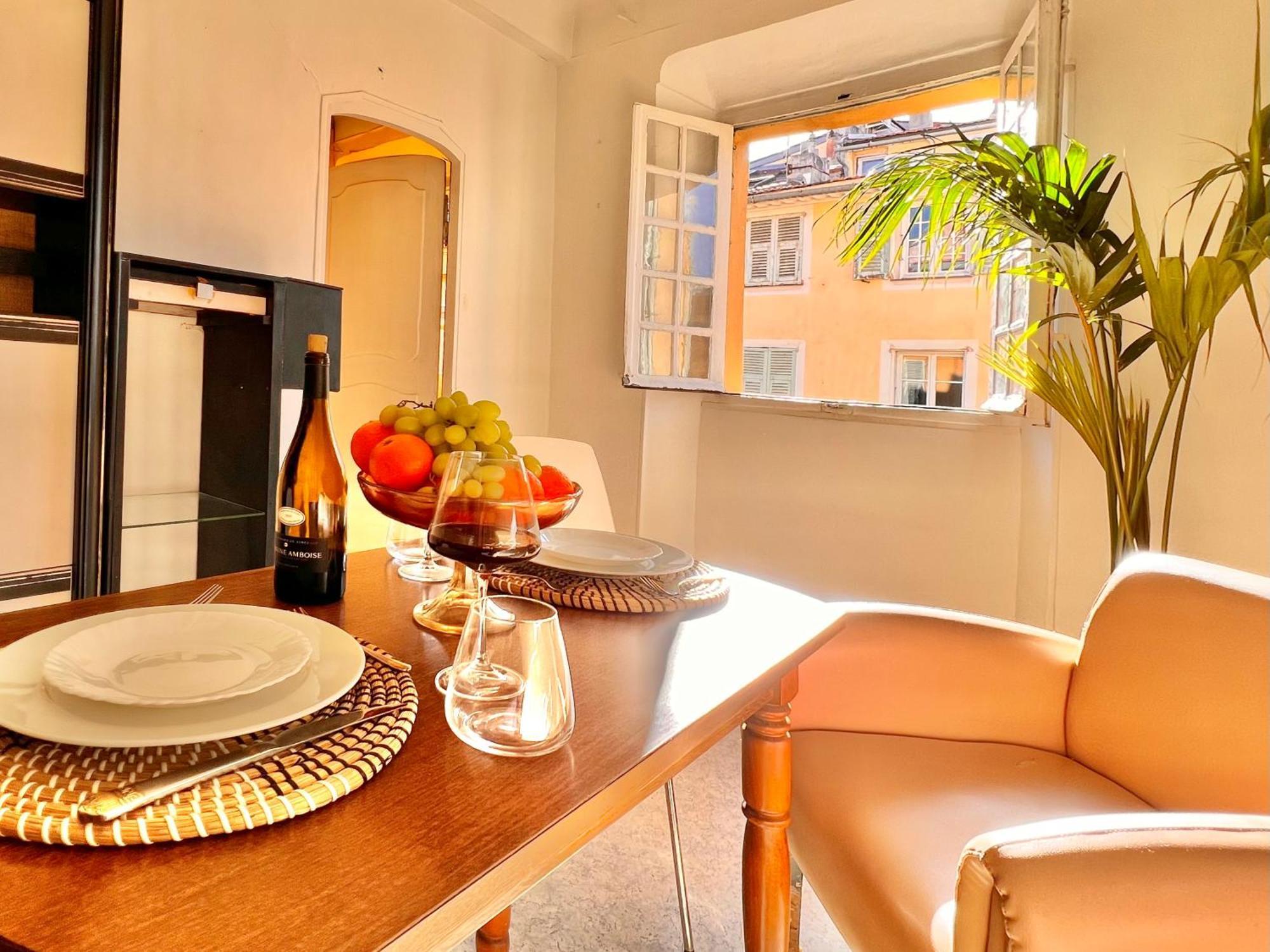 Vieux Charm - 3 Bedroom Escape - Seaside Nice