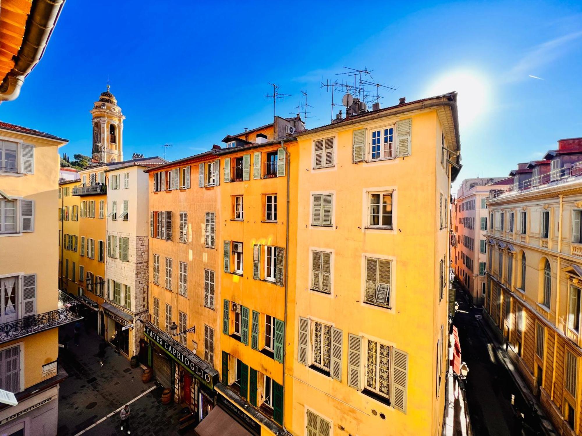 Vieux Charm - 3 Bedroom Escape - Seaside *