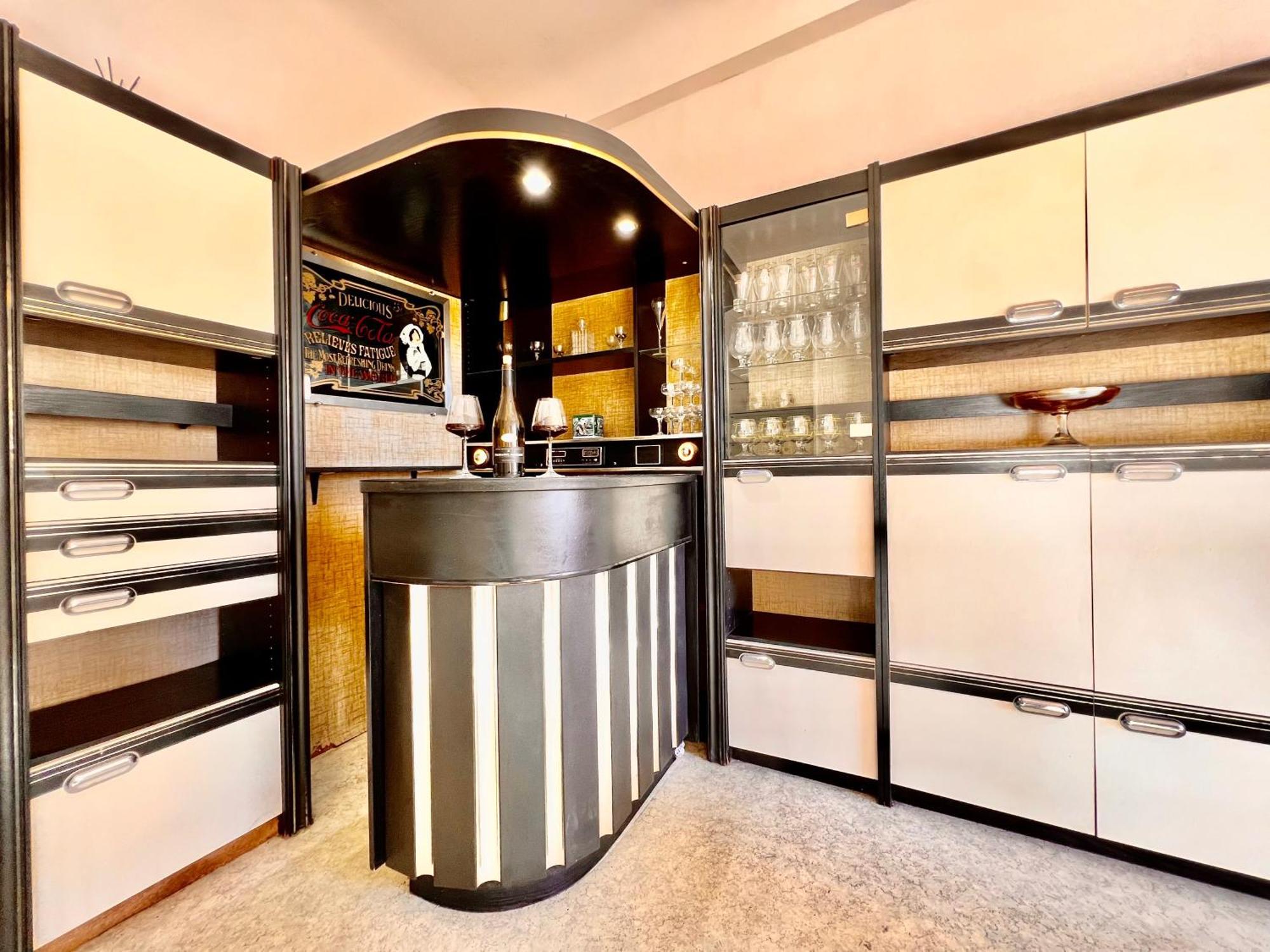 Vieux Charm - 3 Bedroom Escape - Seaside *