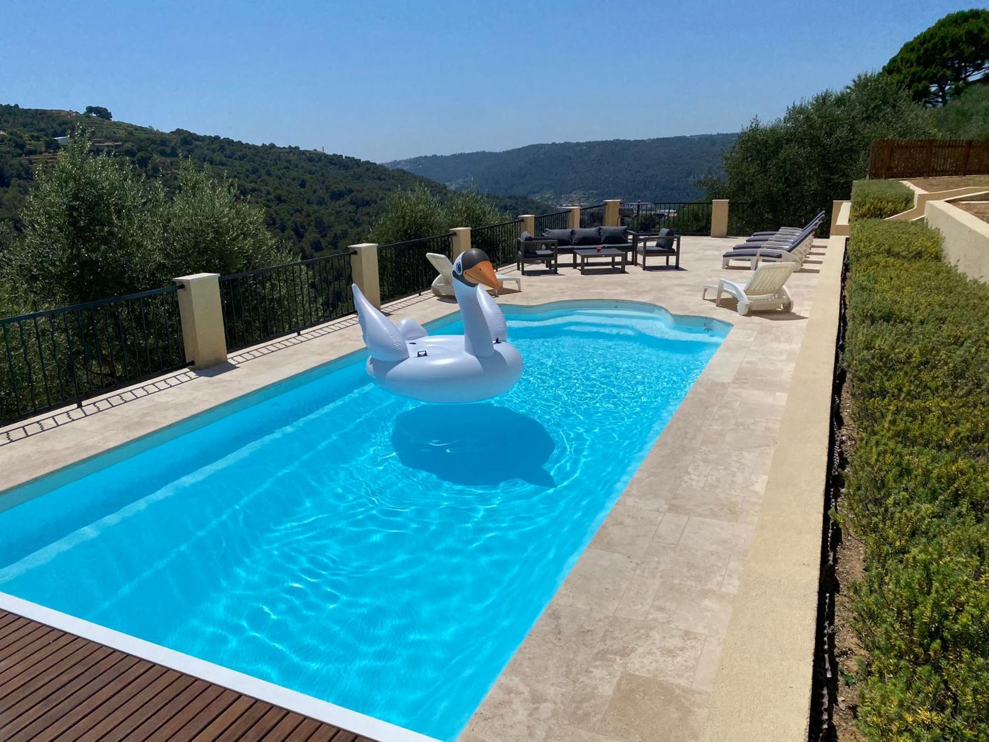 Avec Piscine Chauffee Collines *