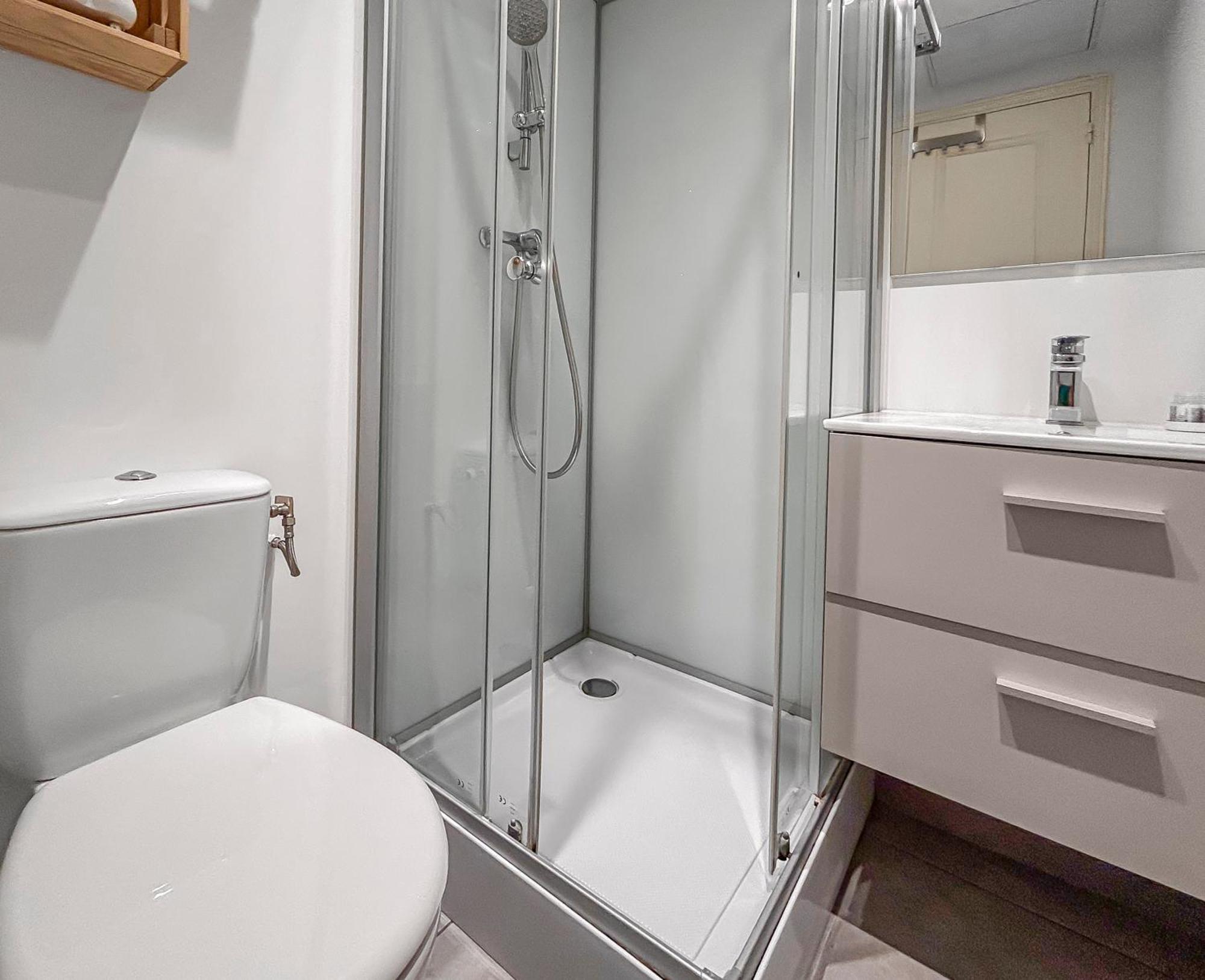 Centre Proche Tram & Port, Wifi Gratuit Apartment