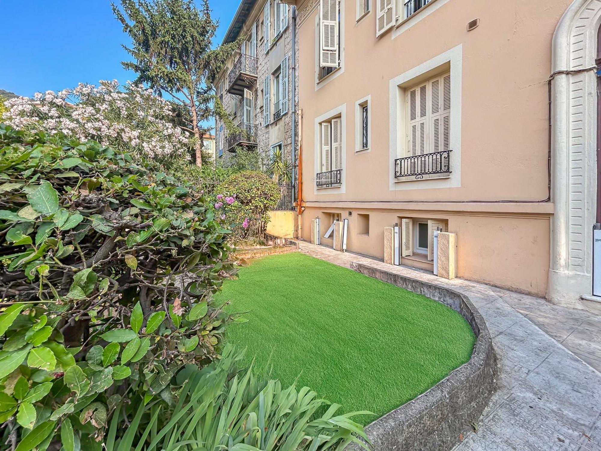 Studio Lumineux Et Moderne A Nice, Bien Situe Nice