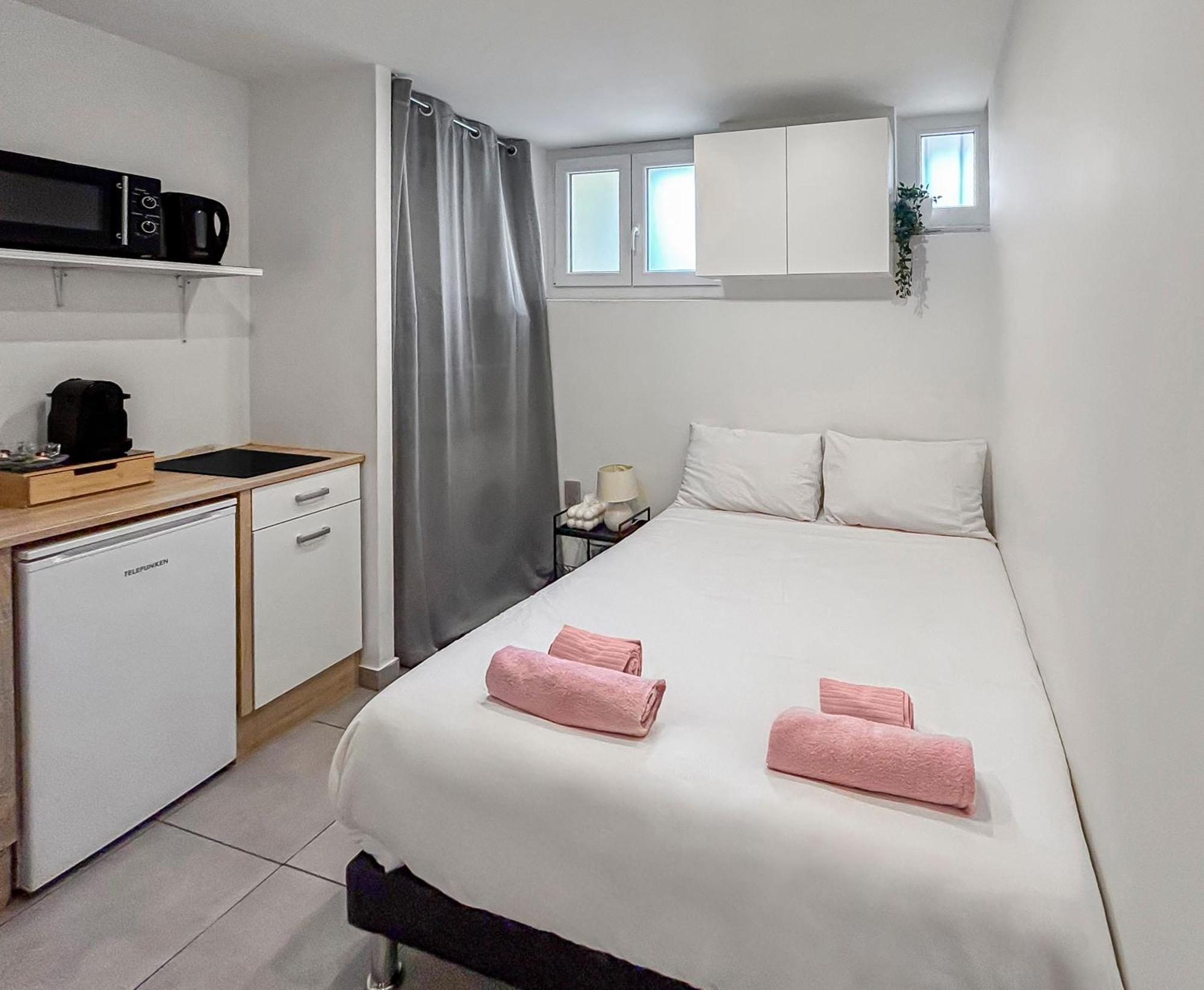 Studio Lumineux Et Moderne A Nice, Bien Situe * Nice
