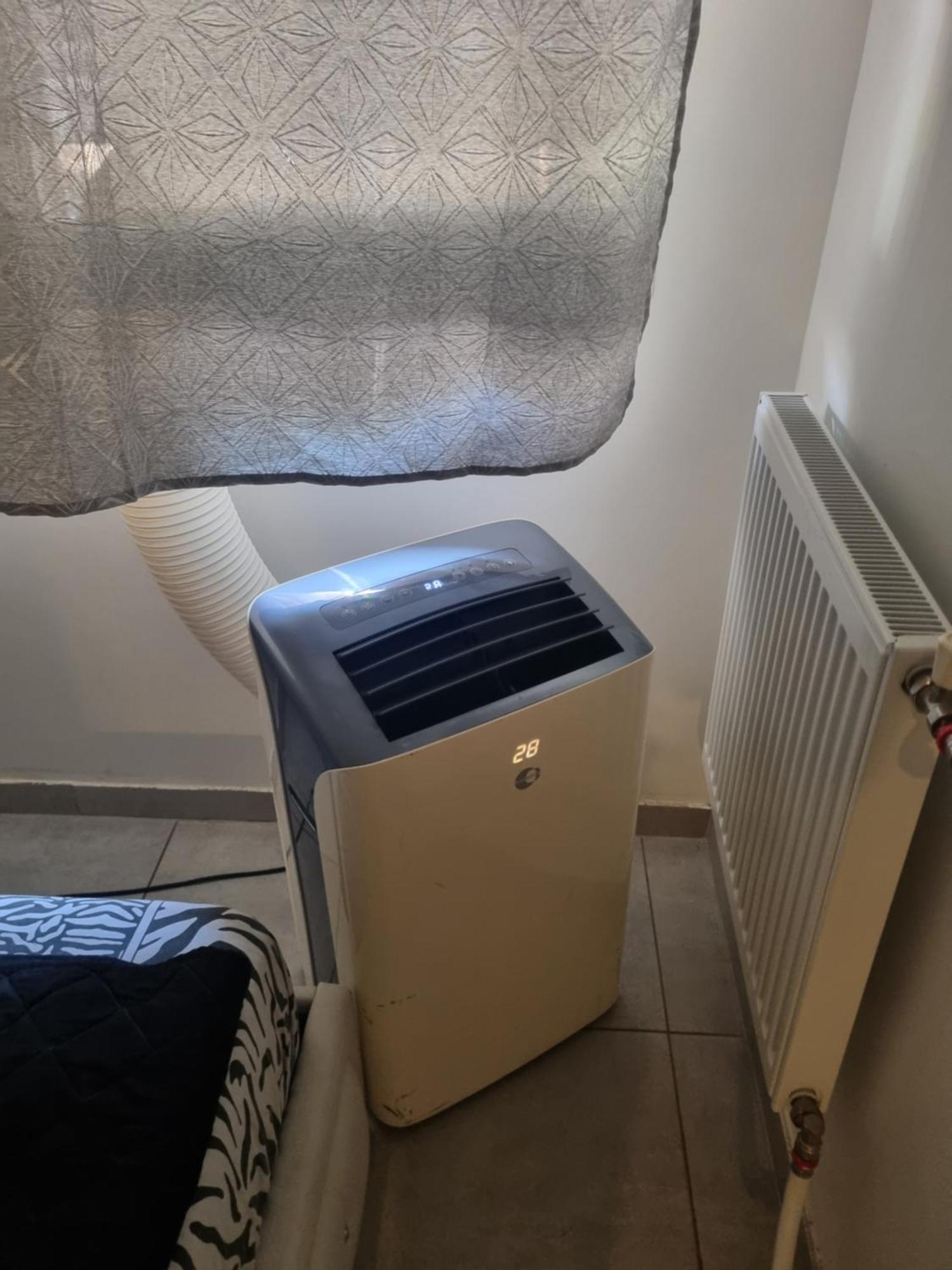 Grand Appartement, 2 Ou 3 Ou 4 Pieces, Tramway Sur Place, Proche Gare Sncf St Augustin 5 Min, Aeroport A 7 Min, Ou Allianz Riviera 10 Min, Palais Nikaia 2 Min , Supermarche Sur Place, Parking Possible Si Disponible Ou Payant A 1000 Metre Apartment Nice