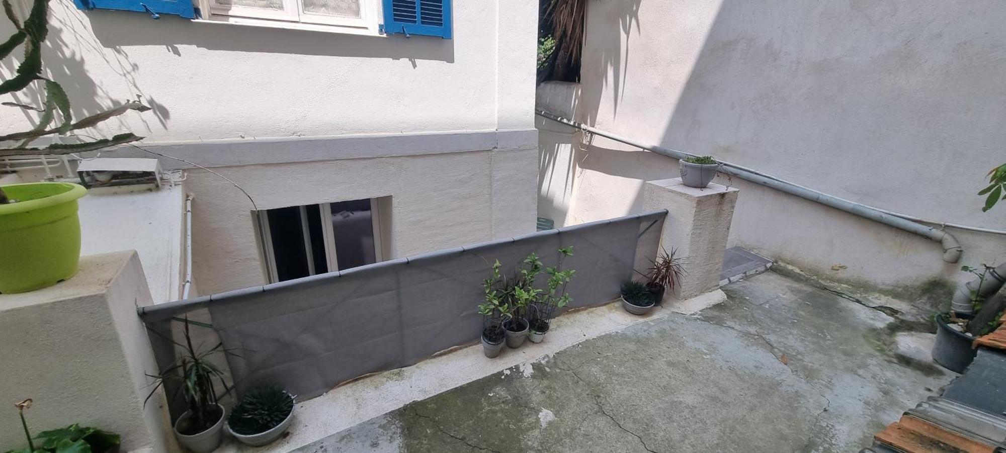 Apartment Spacious Full Of Charm, Recently Updated Nice