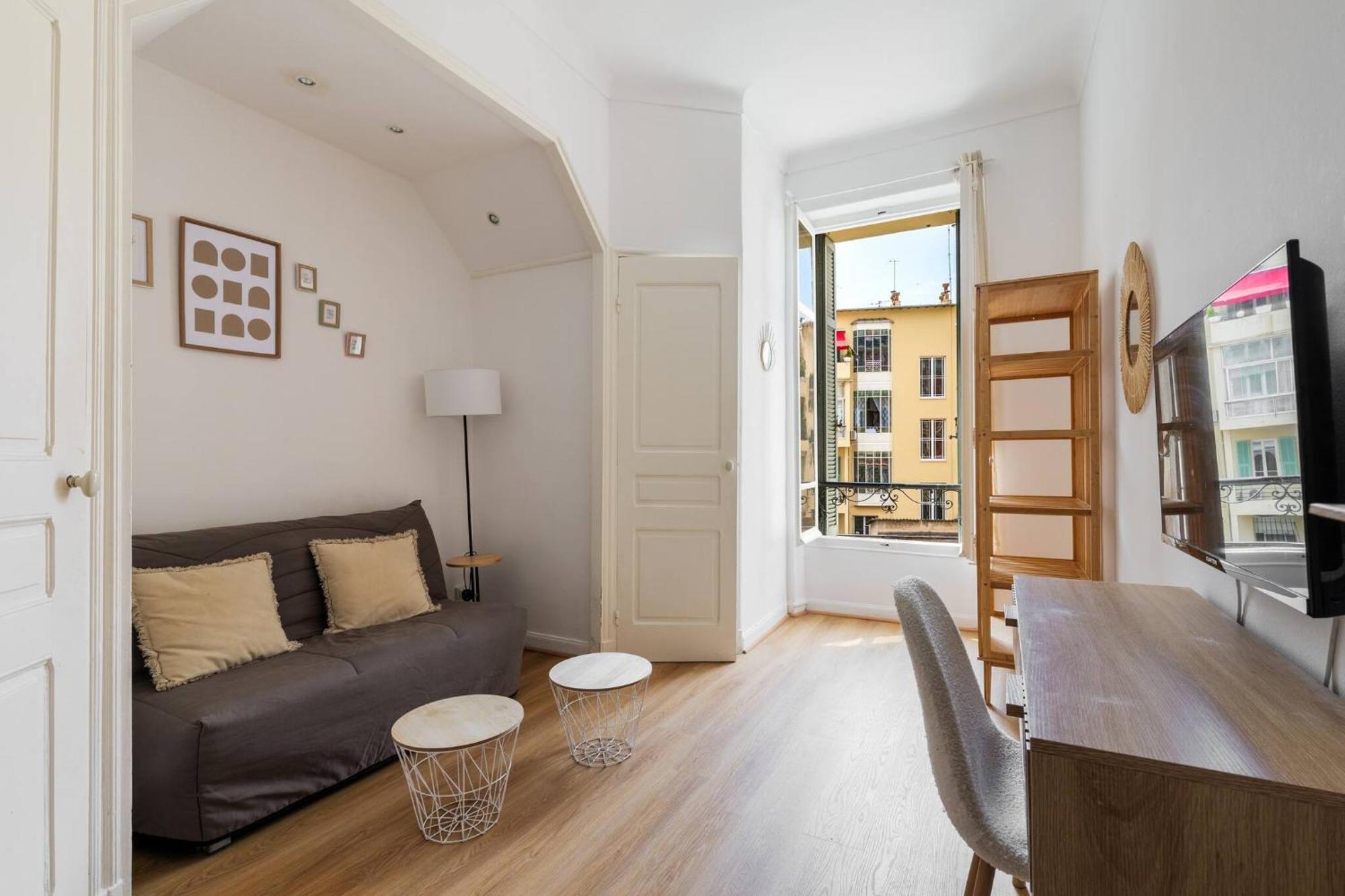 Cosy Dans Belle Copropriete Classee Nice