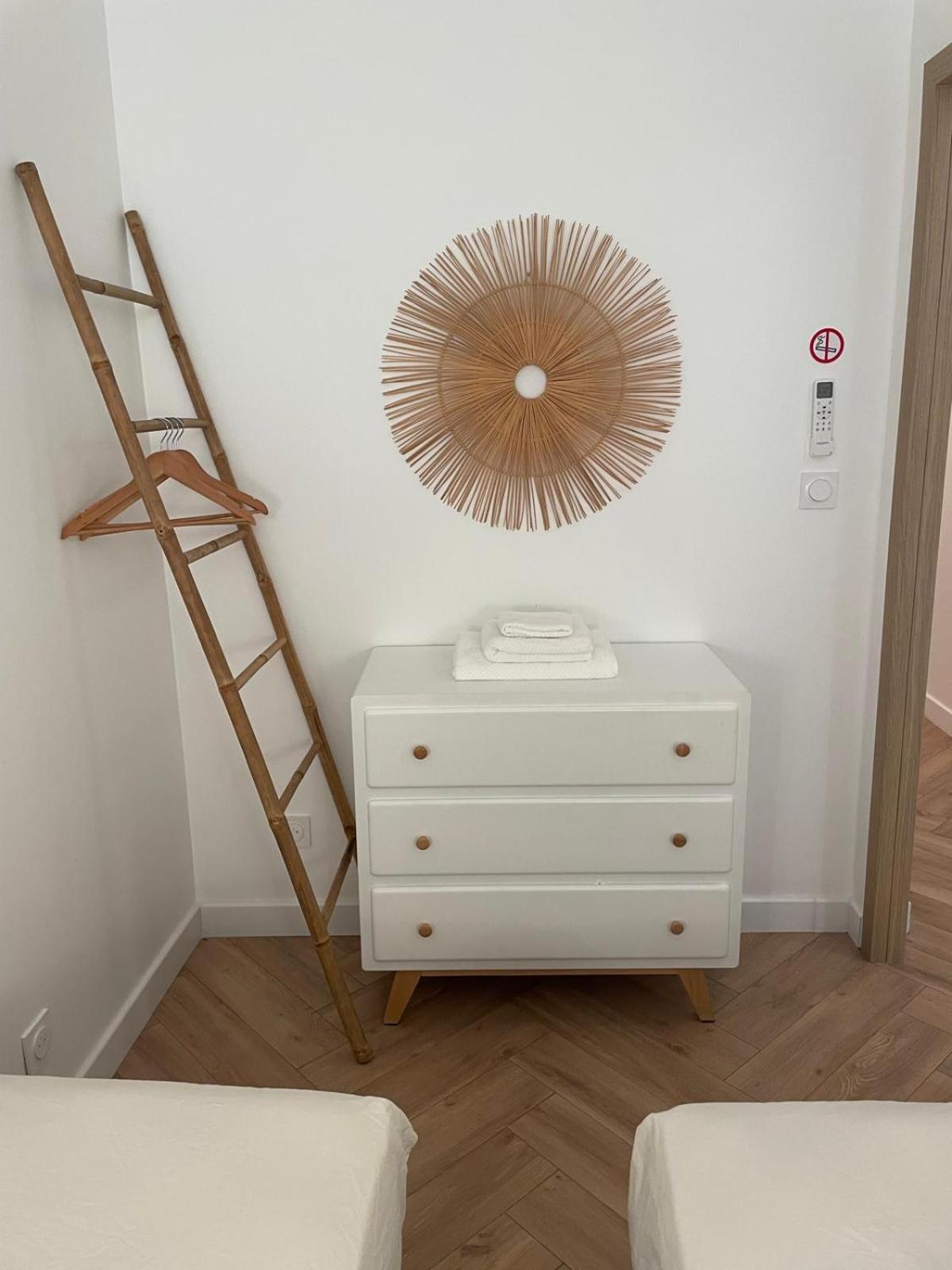 Recently Renovated In Quiet Area In Heart Of Old Apartment *