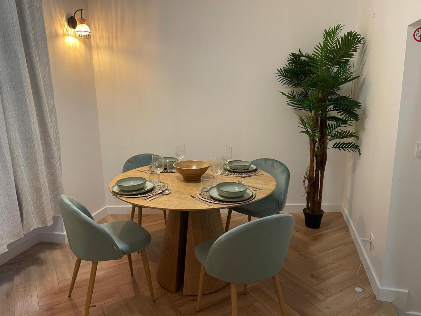 Apartment Recently Renovated In Quiet Area In Heart Of Old