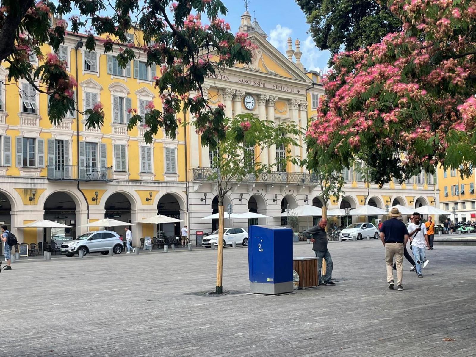 Recently Renovated In Quiet Area In Heart Of Old