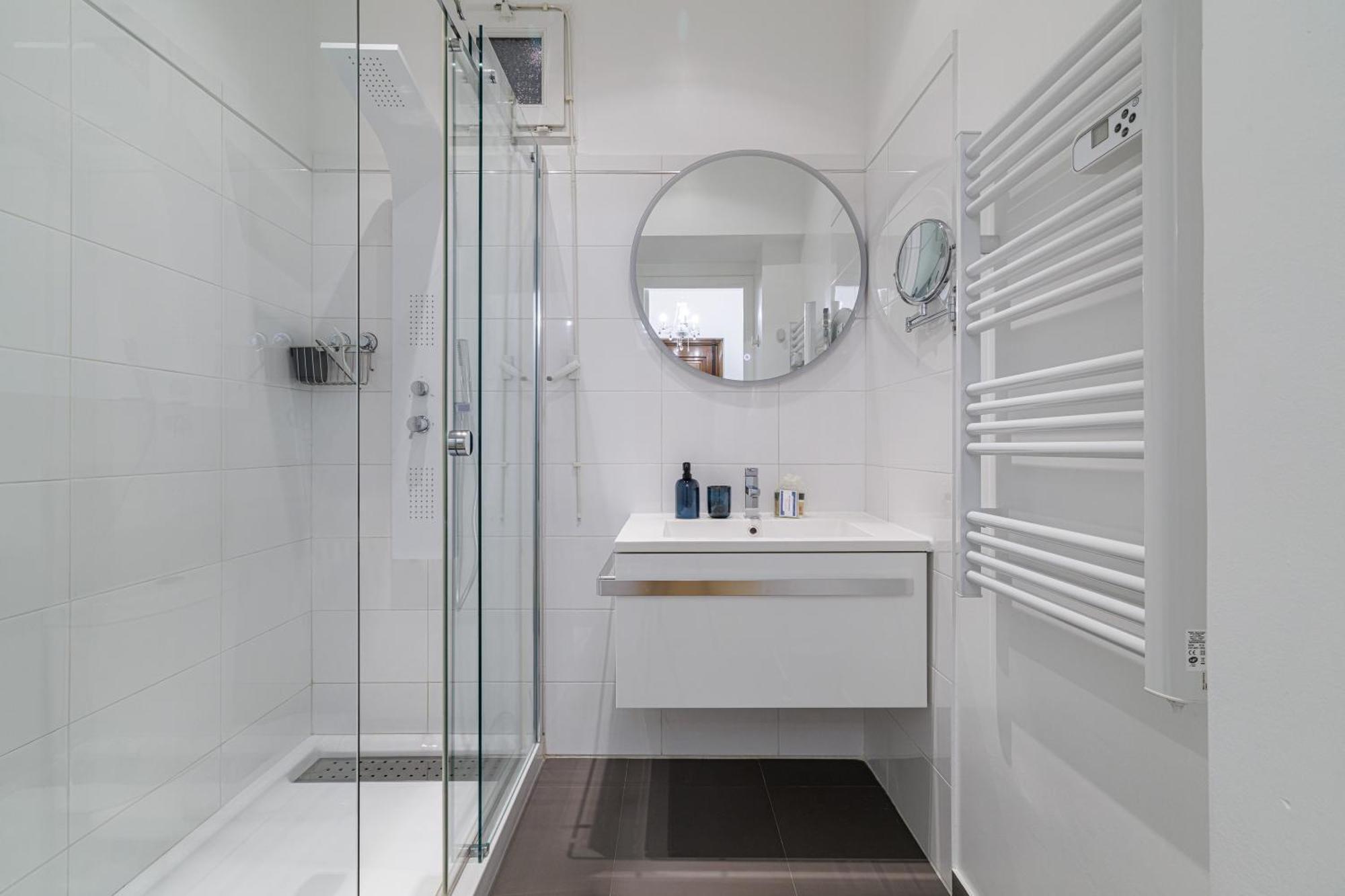 Capitol Close To The - Happy * Nice