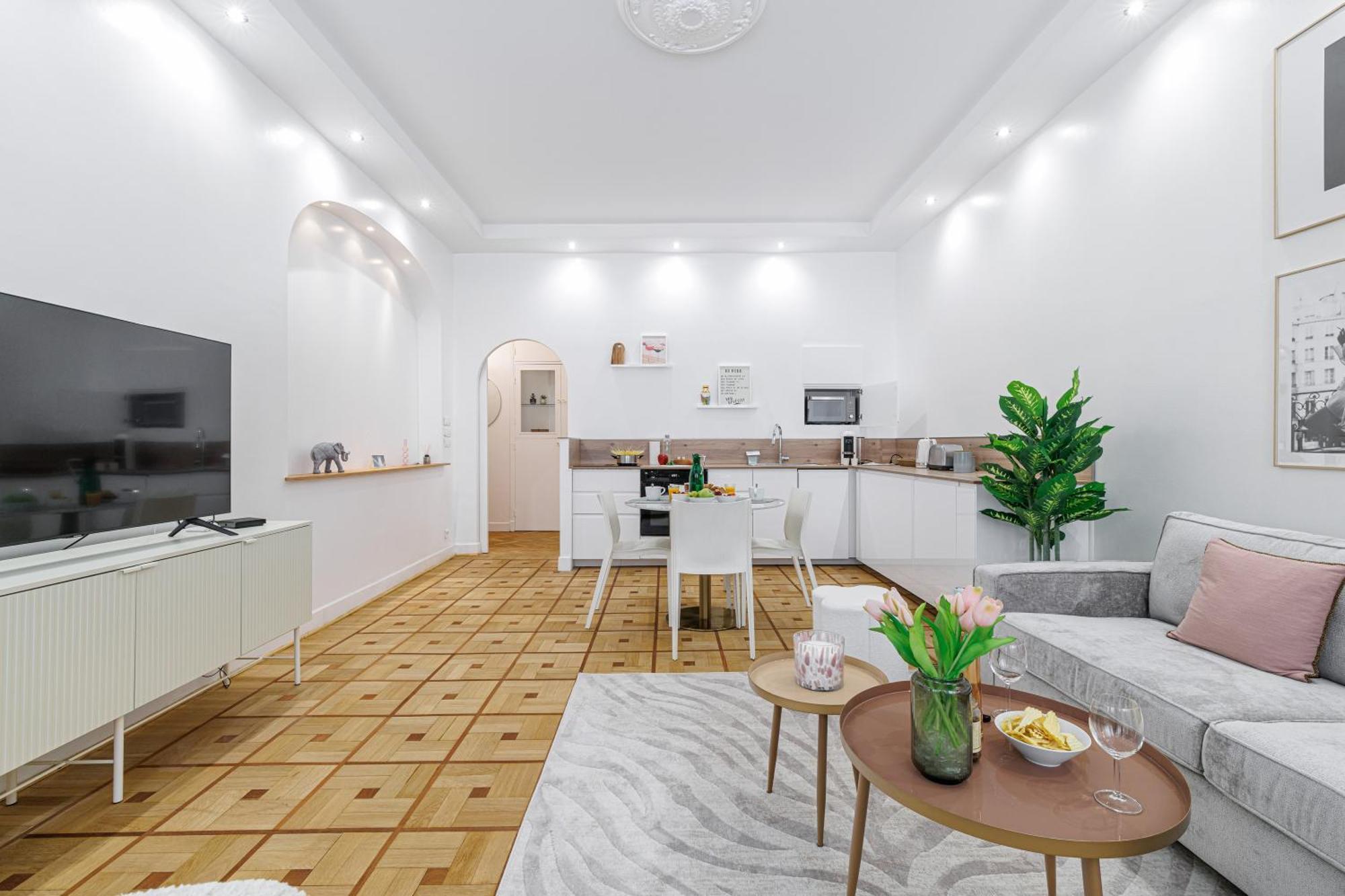 Capitol Close To The - Happy Nice