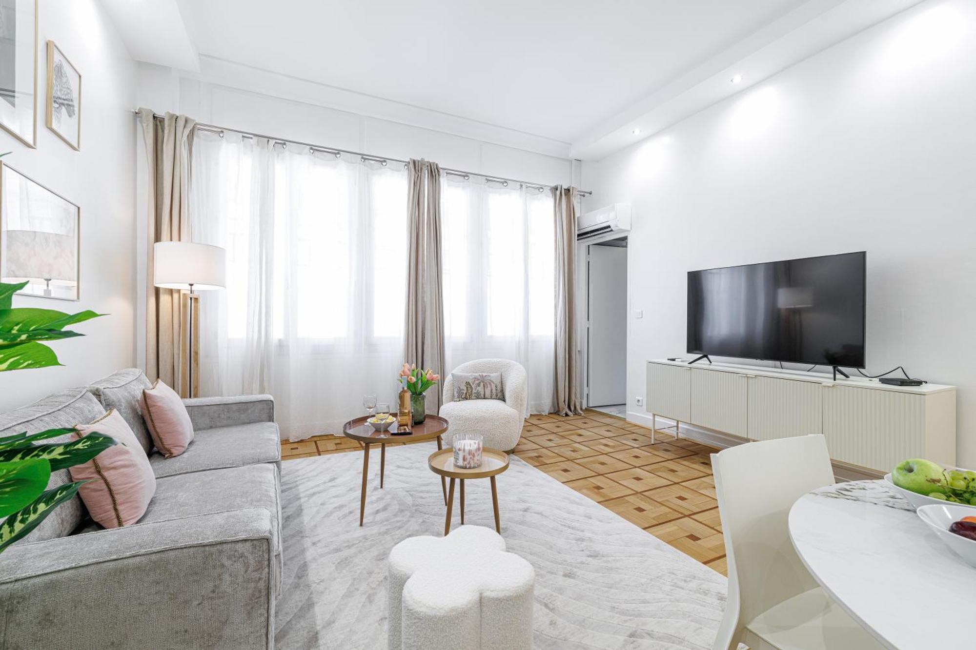 Capitol Close To The - Happy