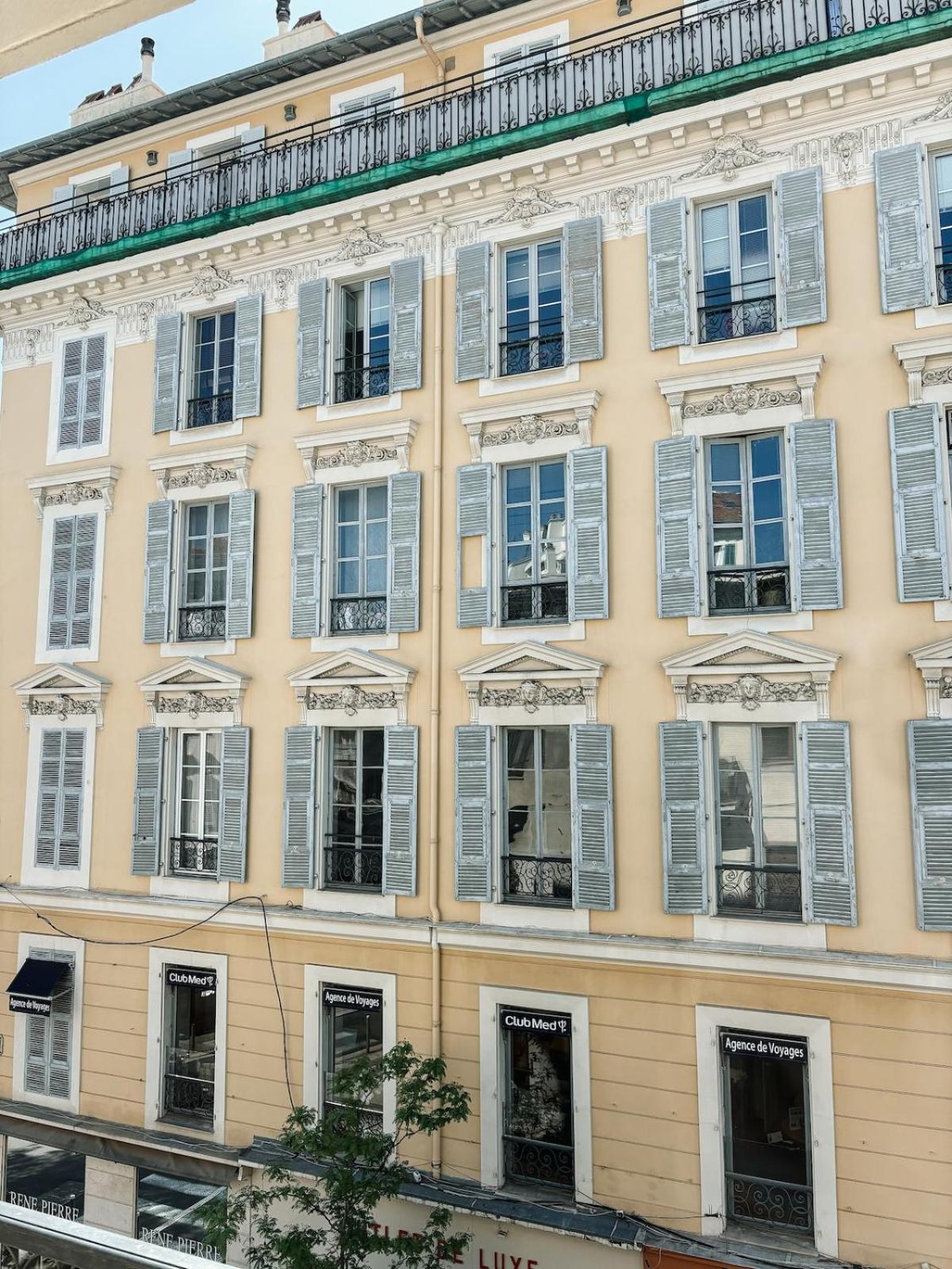 Hyper-centre, Air-conditioned With Balcony Apartment Nice